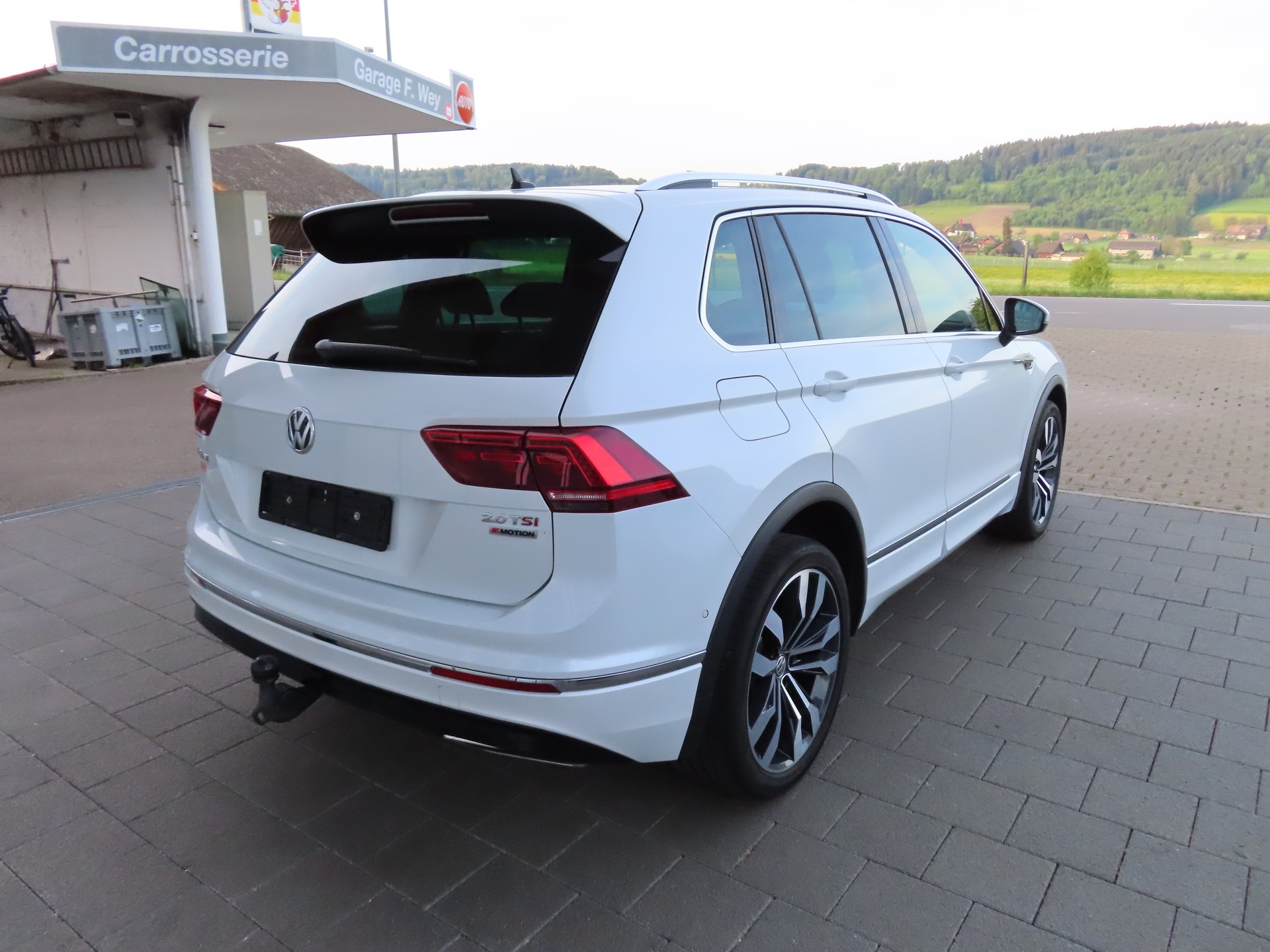 VW Tiguan 2.0TSI Highline 4Motion DSG-image-3