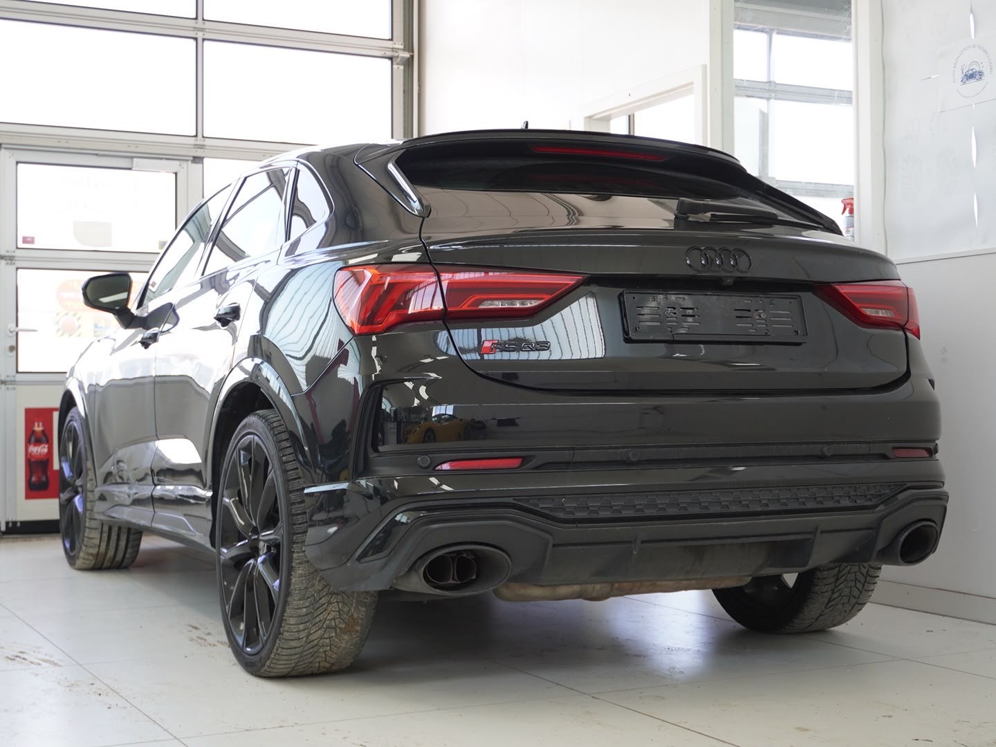 AUDI RS Q3 Sportback quattro S tronic-showroom-element-1