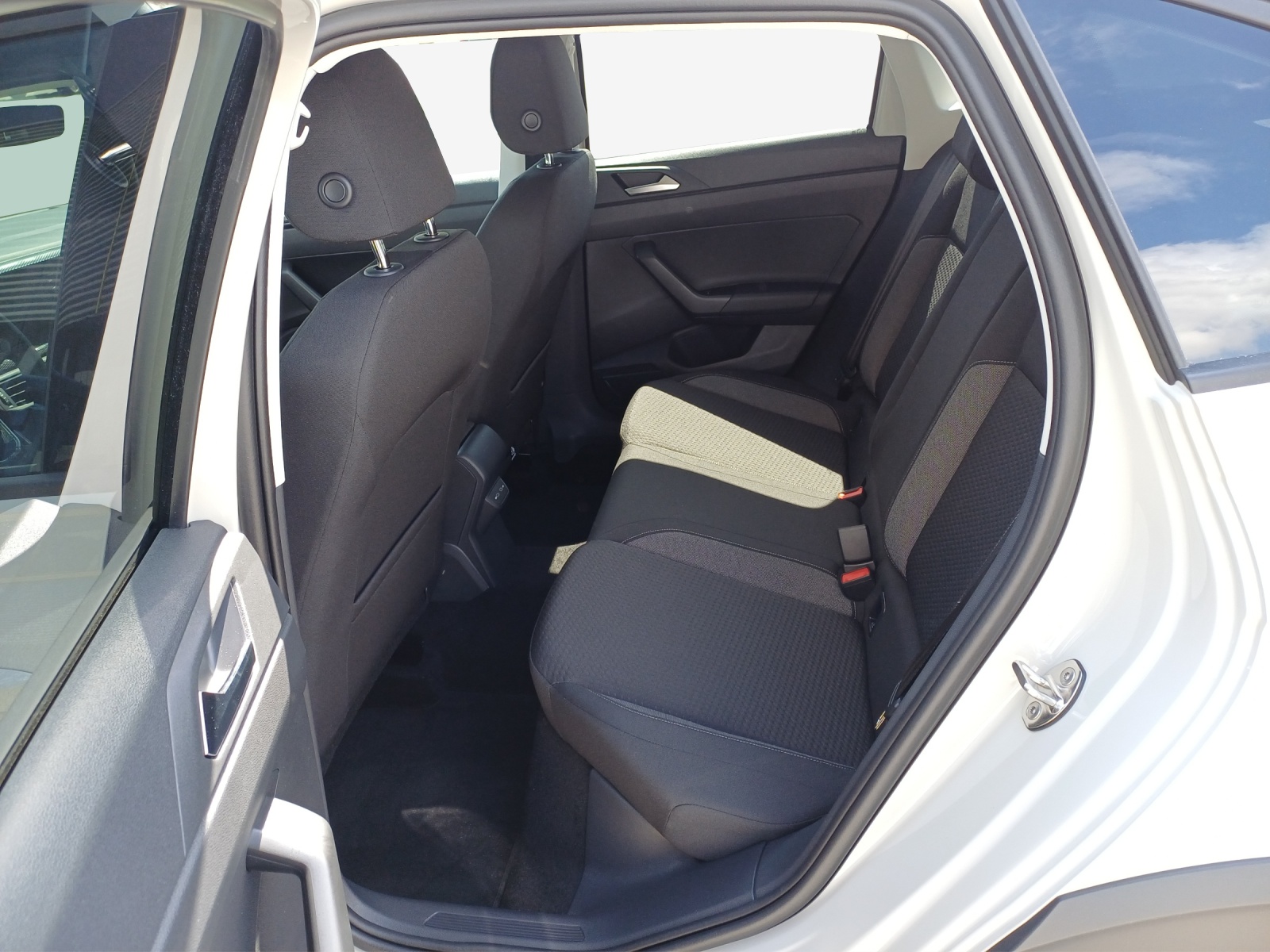 VW Taigo 1.0 TSI United DSG-image-8