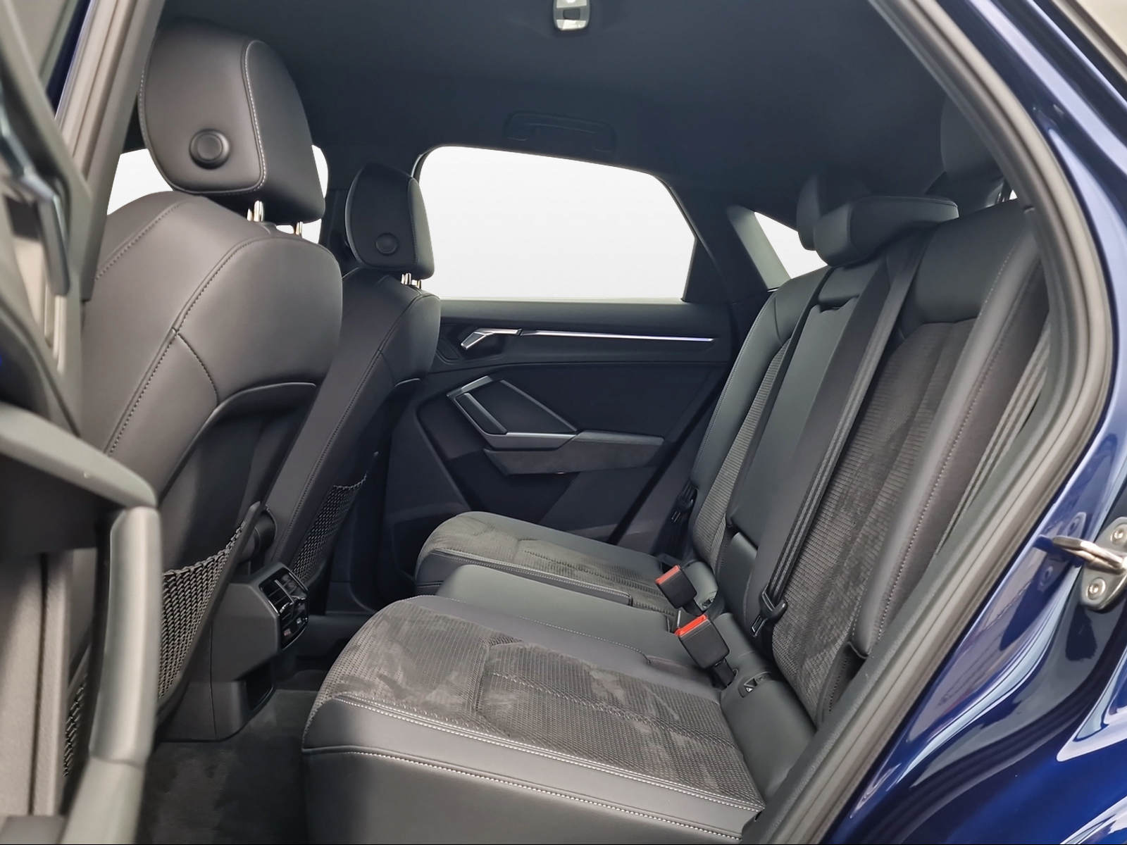 AUDI Q3 Sportback 40 TDI Attraction quattro S-tronic-image-10