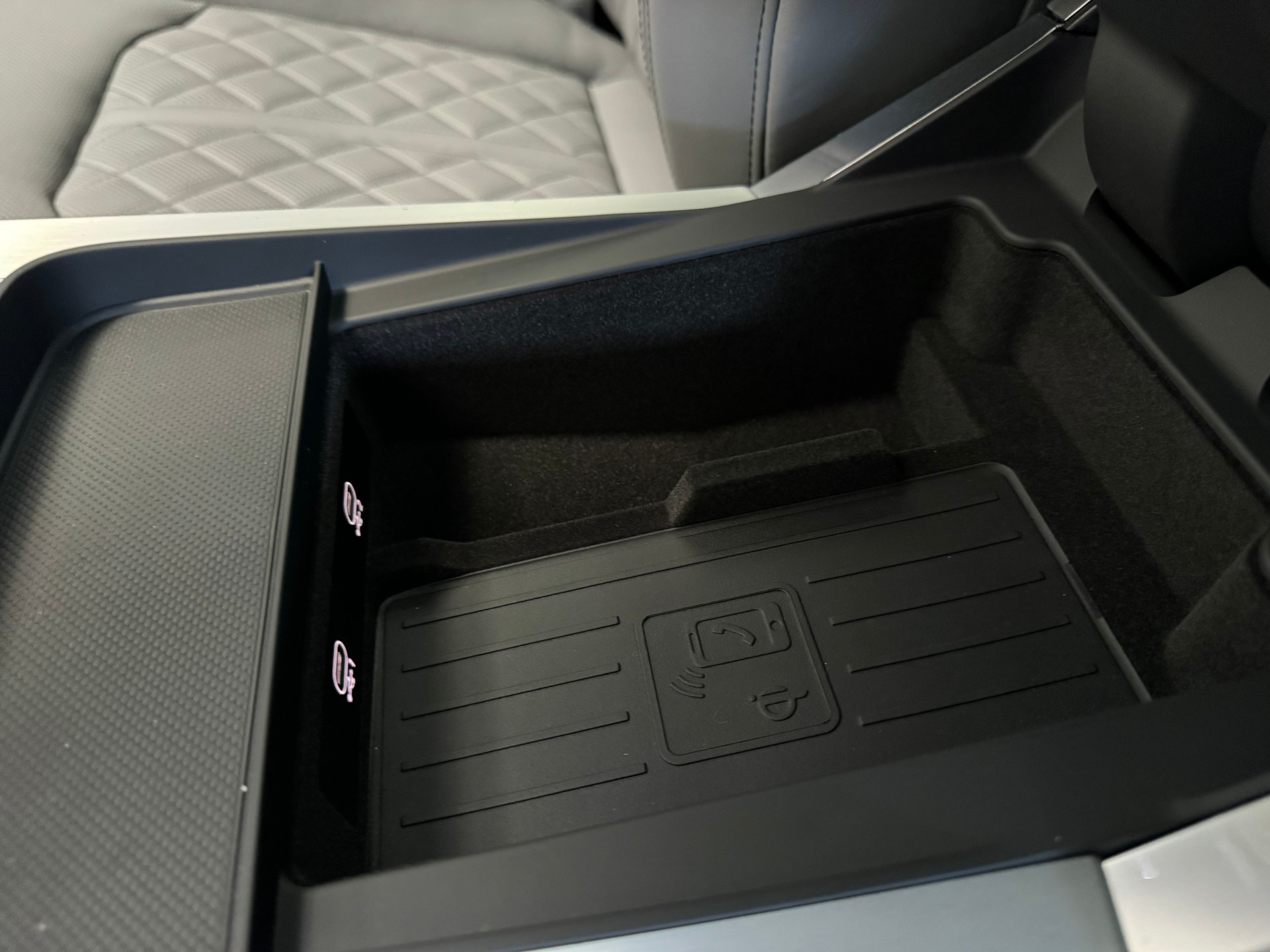 AUDI SQ7 TFSI quattro tiptronic-image-19