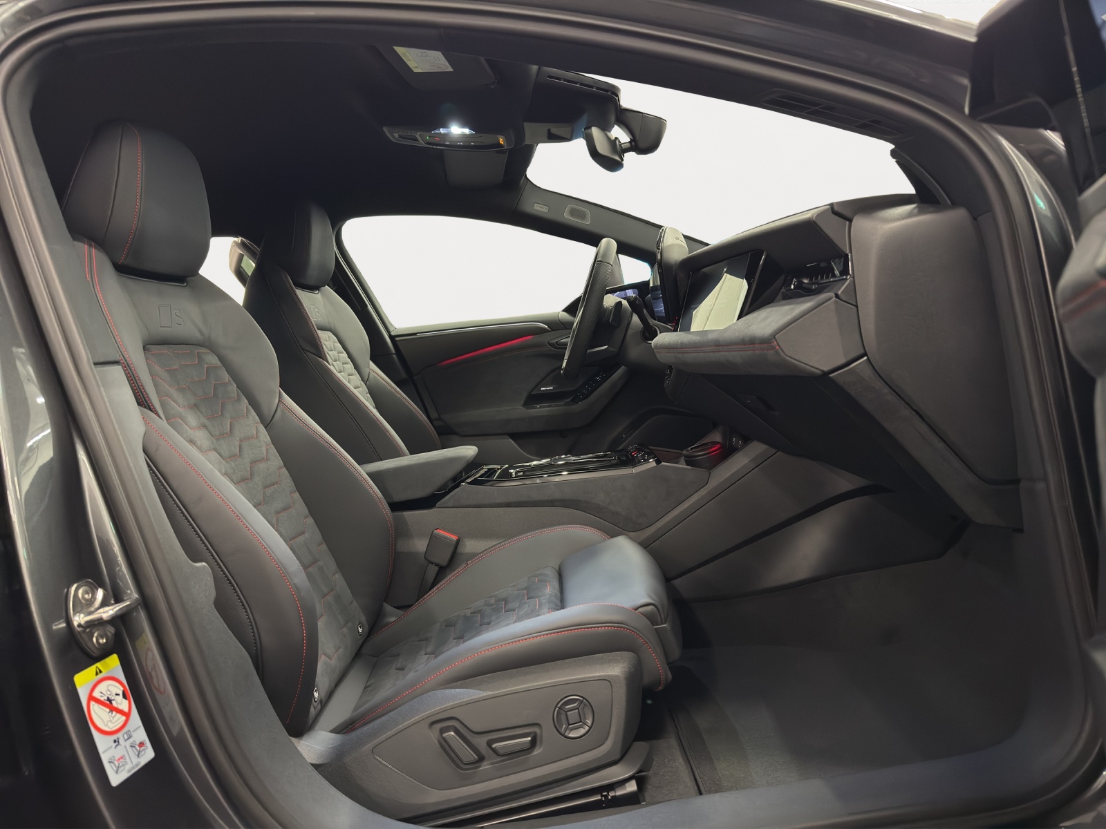 AUDI AUDI / S6 Avant e-tron quattro-image-6