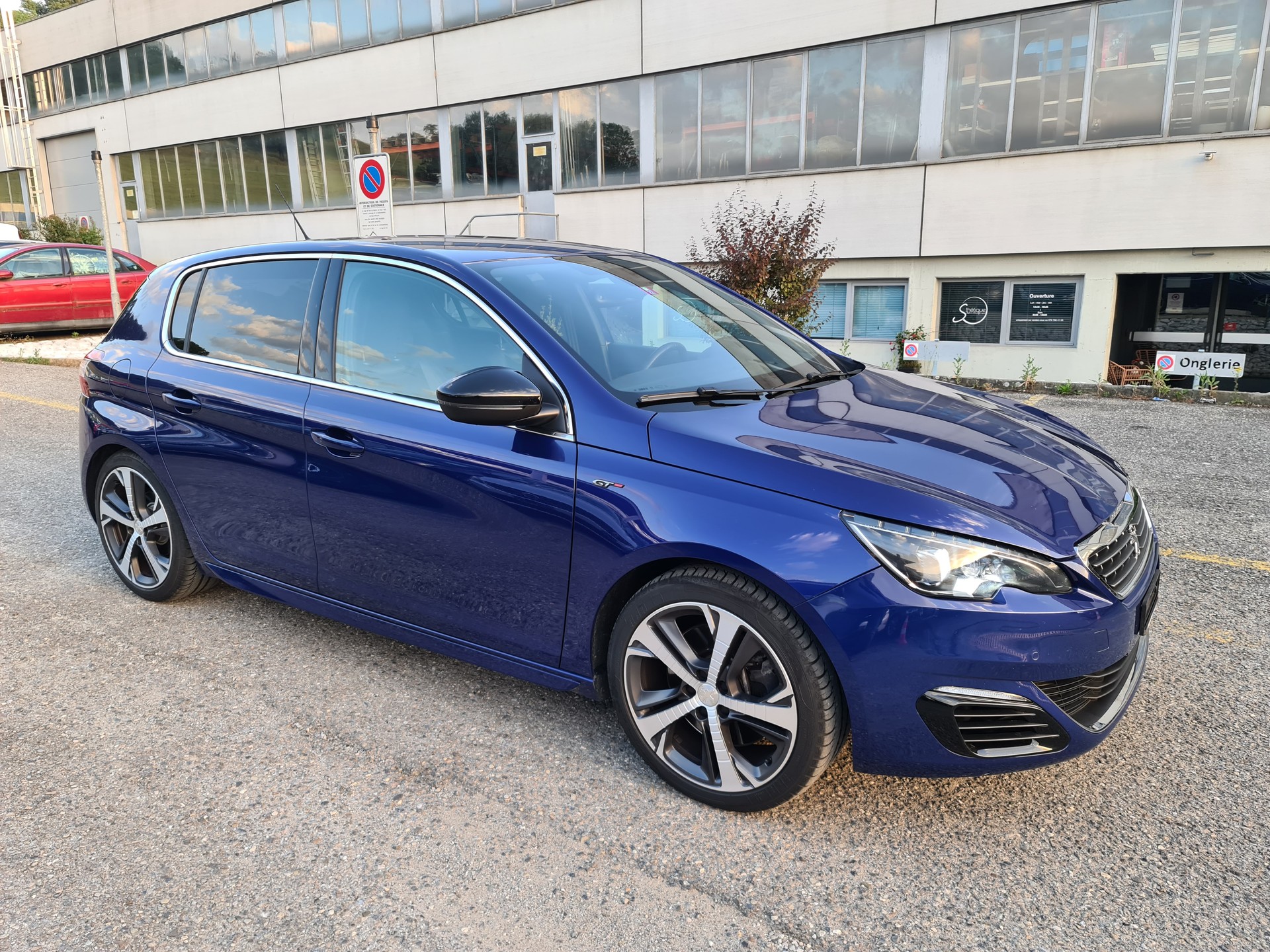 PEUGEOT 308 1.6 e-THP GT-image-11