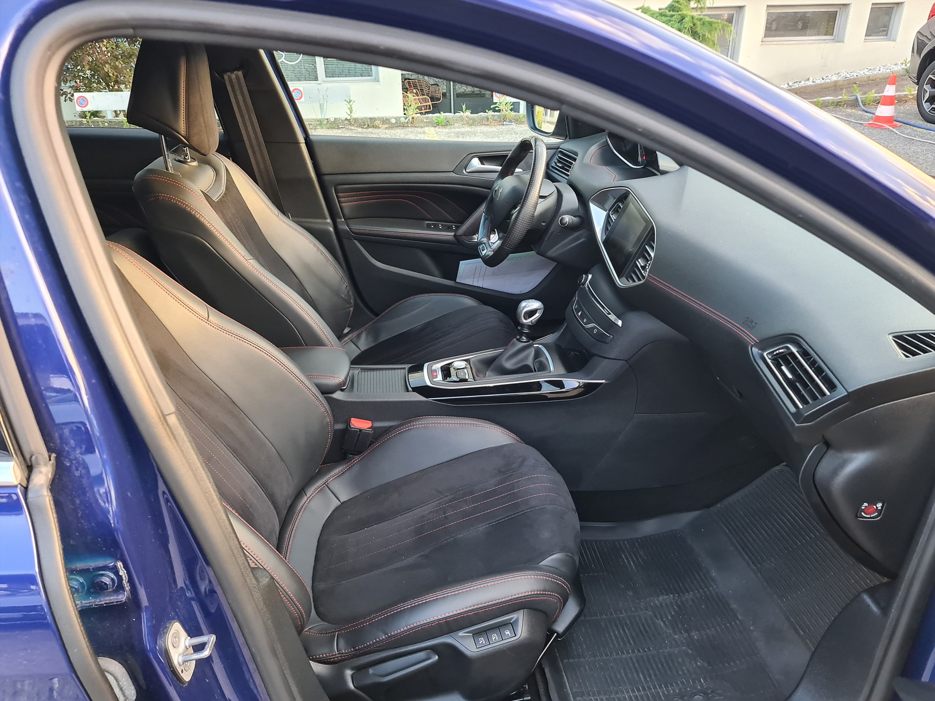 PEUGEOT 308 1.6 e-THP GT-image-5