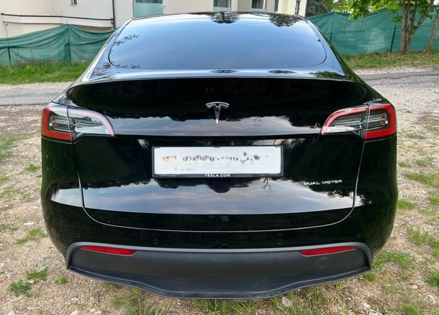 TESLA Model Y Long Range-image-4