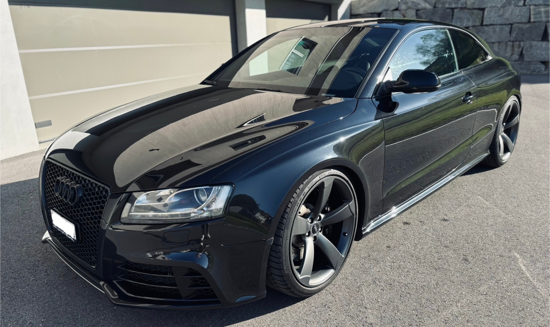AUDI RS5 mit MILLTEK Auspuffanlage (klappengesteuert), tiefergelegt, 8-fach Bereifung + Felgen, Bremsen vorne neu-image-3