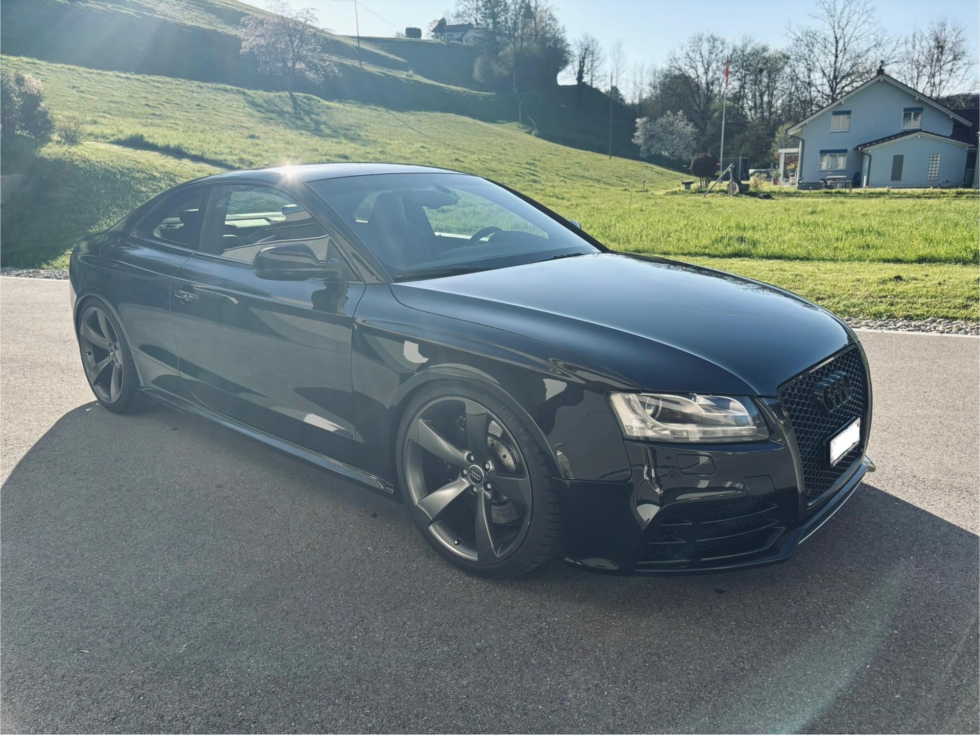 AUDI RS5 mit MILLTEK Auspuffanlage (klappengesteuert), tiefergelegt, 8-fach Bereifung + Felgen, Bremsen vorne neu-image-2