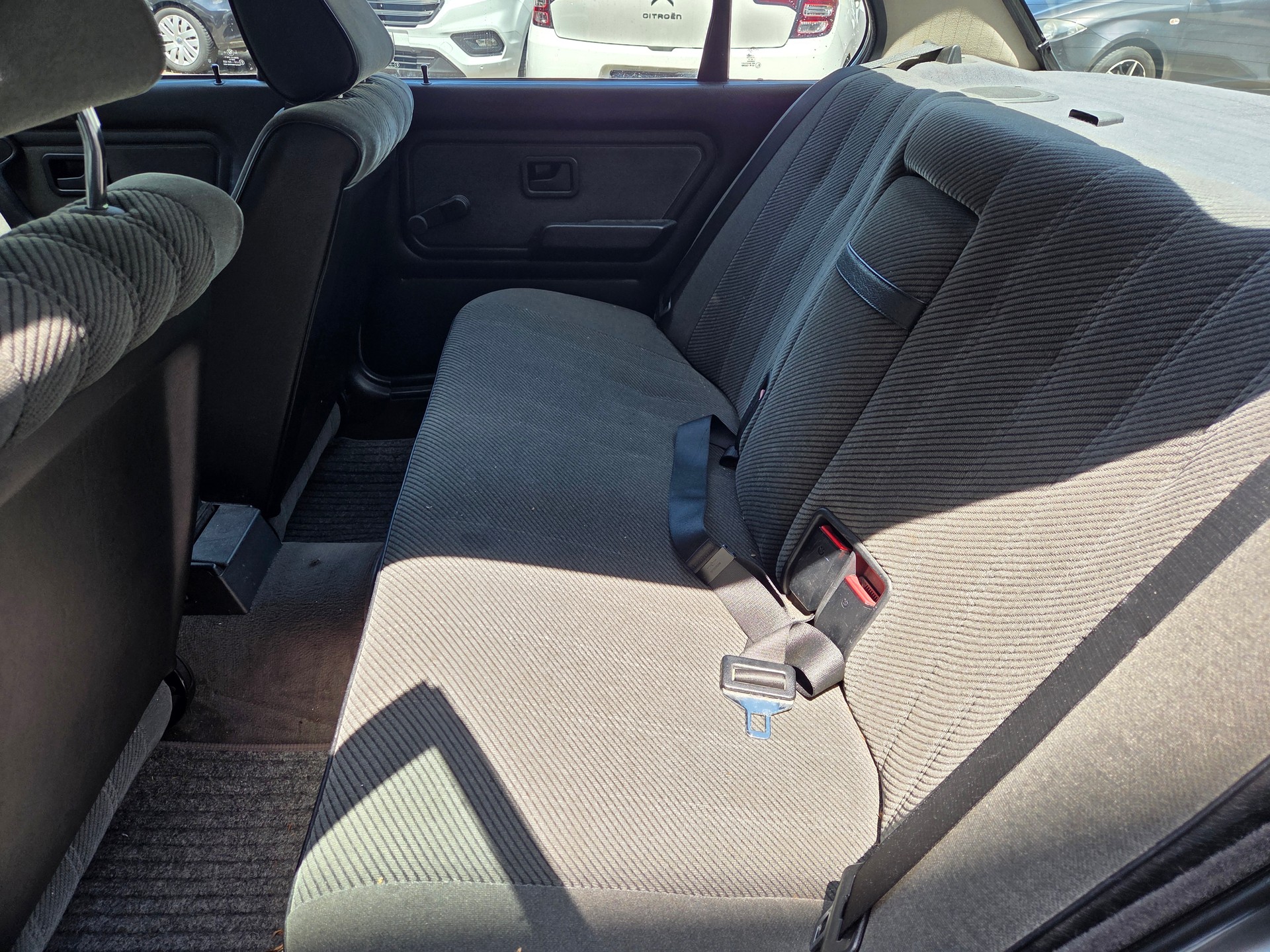 BMW 325iX A-image-9