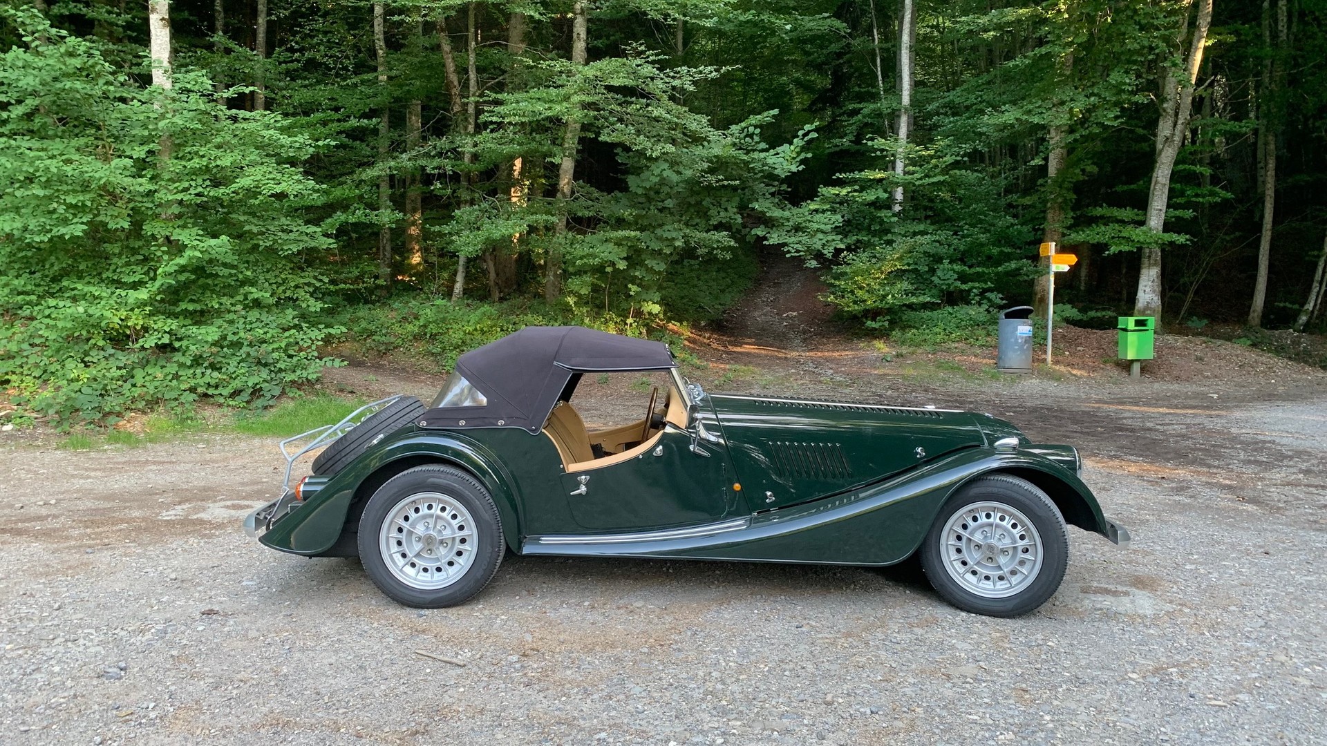 MORGAN + 8 Roadster-image-10