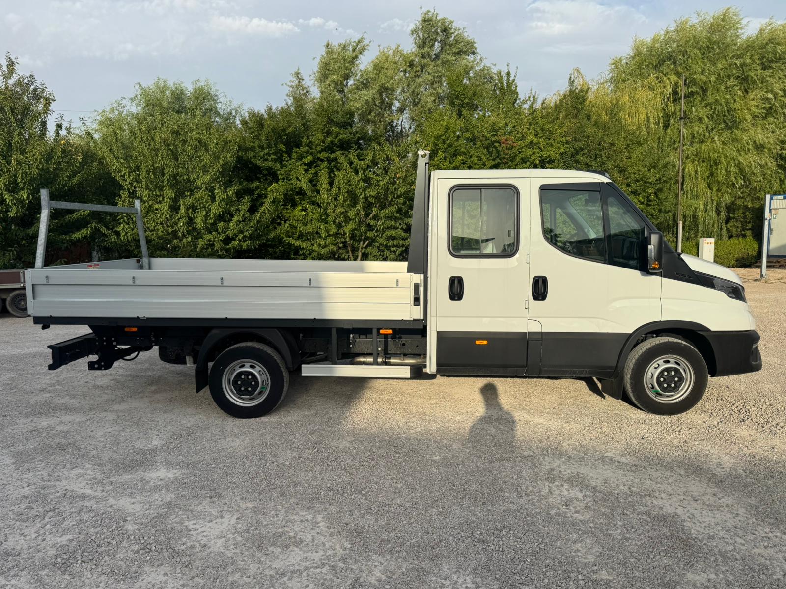 IVECO 35S16H Doppellabine 7-Plätzer mit 3460mm Werkspritsche + 3.5 To Ahk.