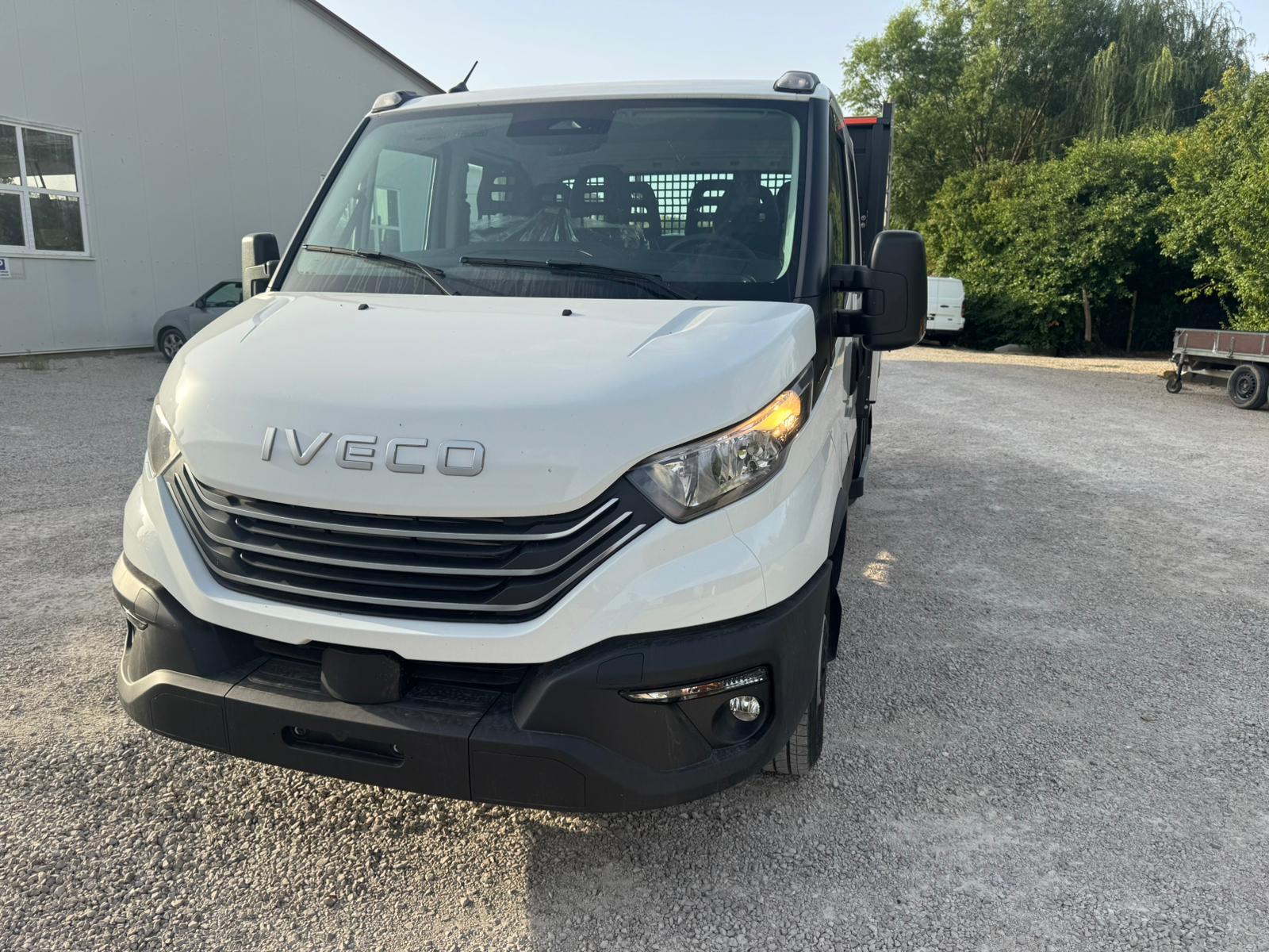 IVECO 35S16H Doppellabine 7-Plätzer mit 3460mm Werkspritsche + 3.5 To Ahk.-image-4
