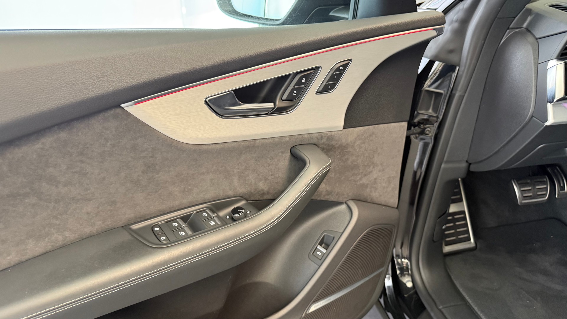 AUDI Q8 3.0 50 TDI Bl. Edition quattro T-Tronic-image-15