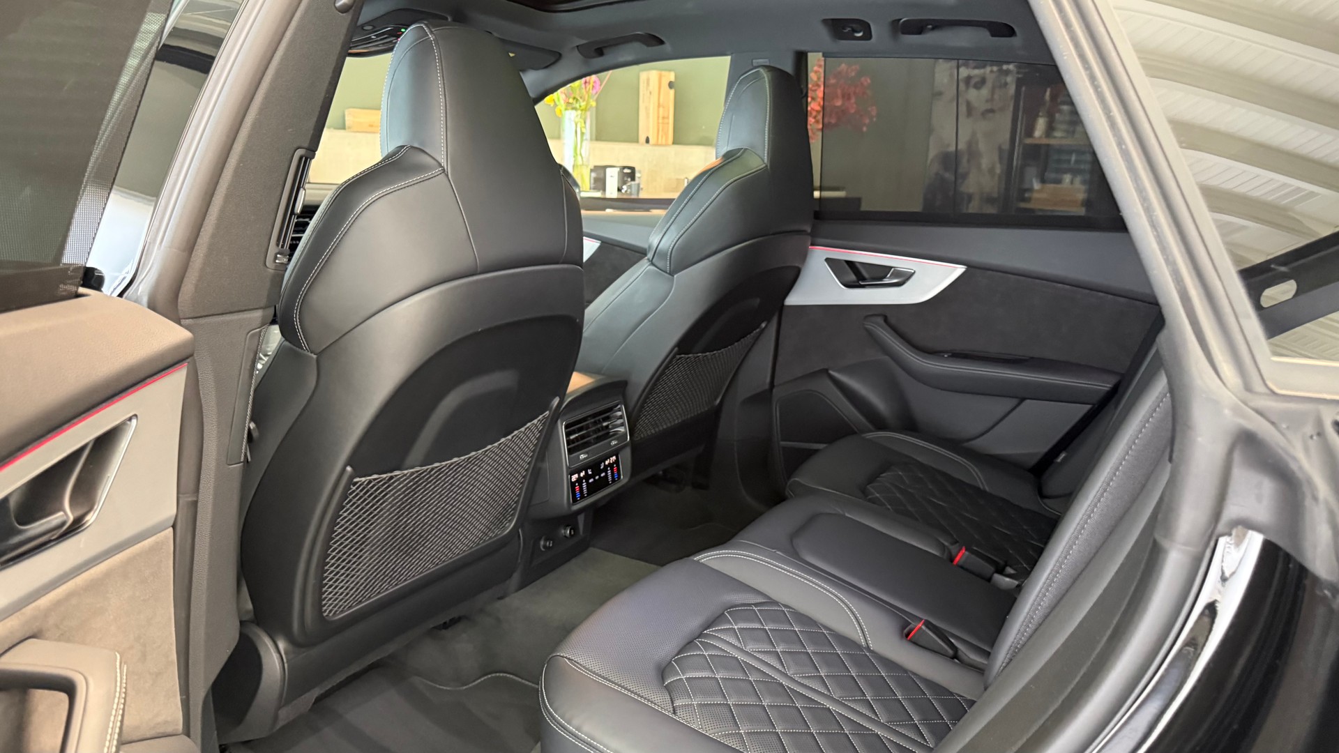 AUDI Q8 3.0 50 TDI Bl. Edition quattro T-Tronic-image-24