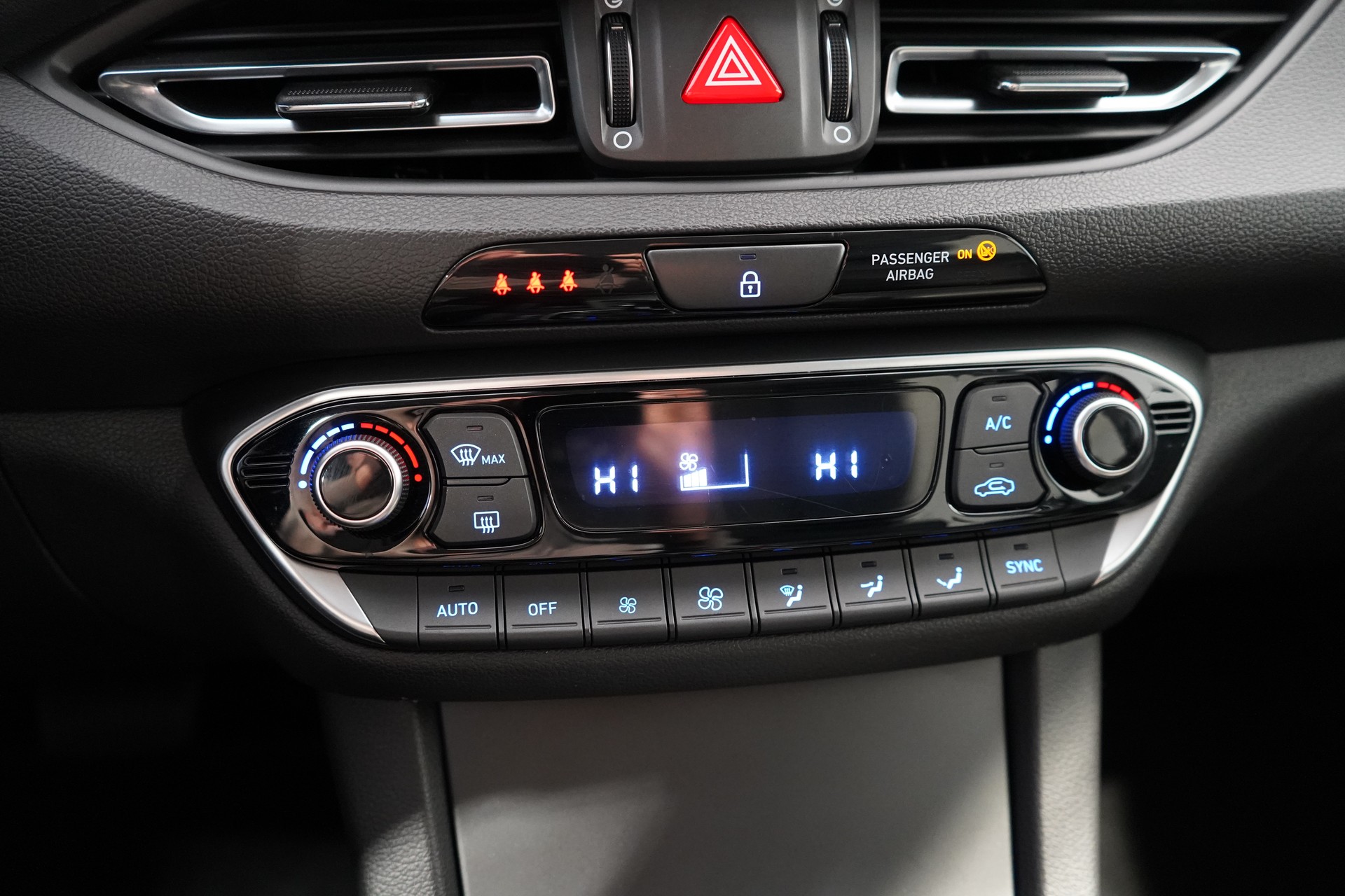 HYUNDAI i30 1.5 T-GDi Vertex DCT-image-10