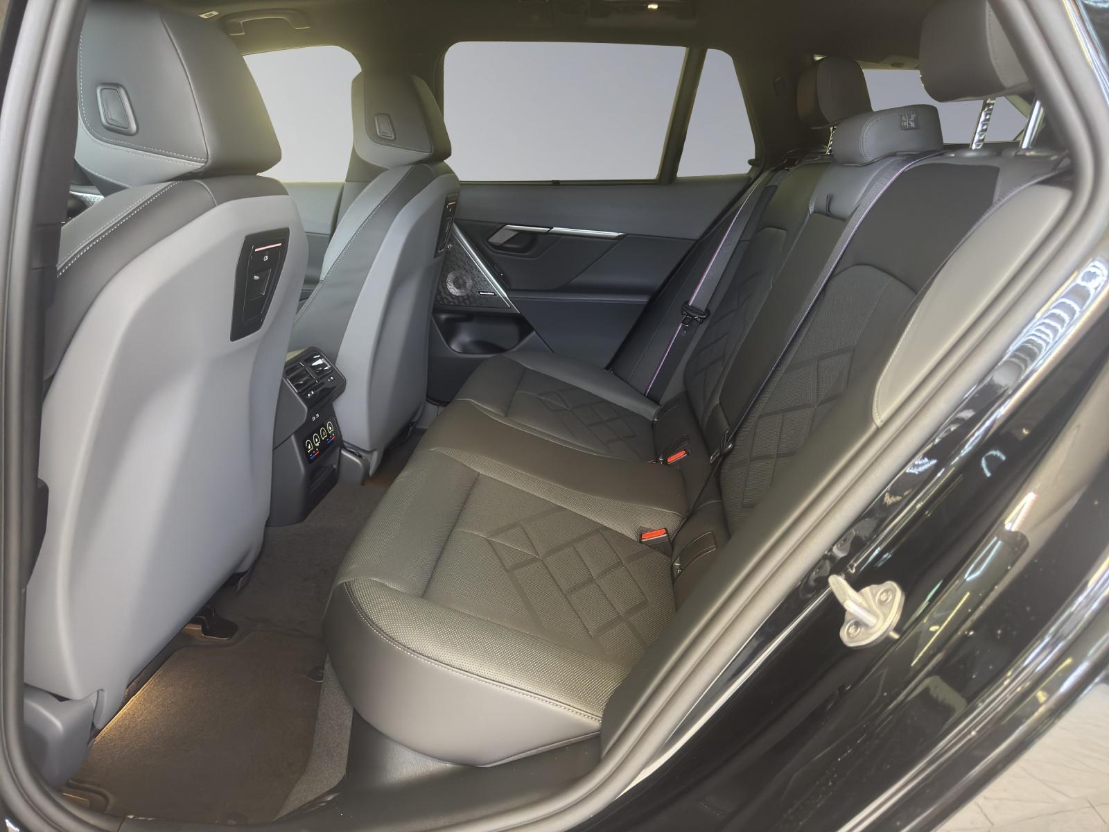 BMW 520d xDrive 48V Touring M Sport Steptronic-image-15