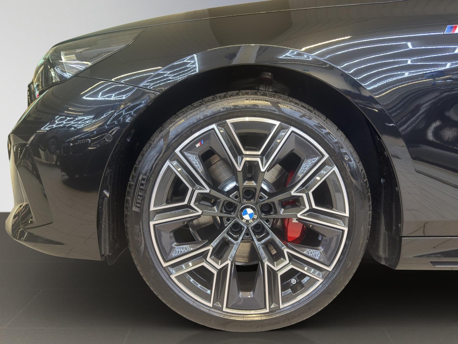 BMW 520d xDrive 48V Touring M Sport Steptronic-image-7