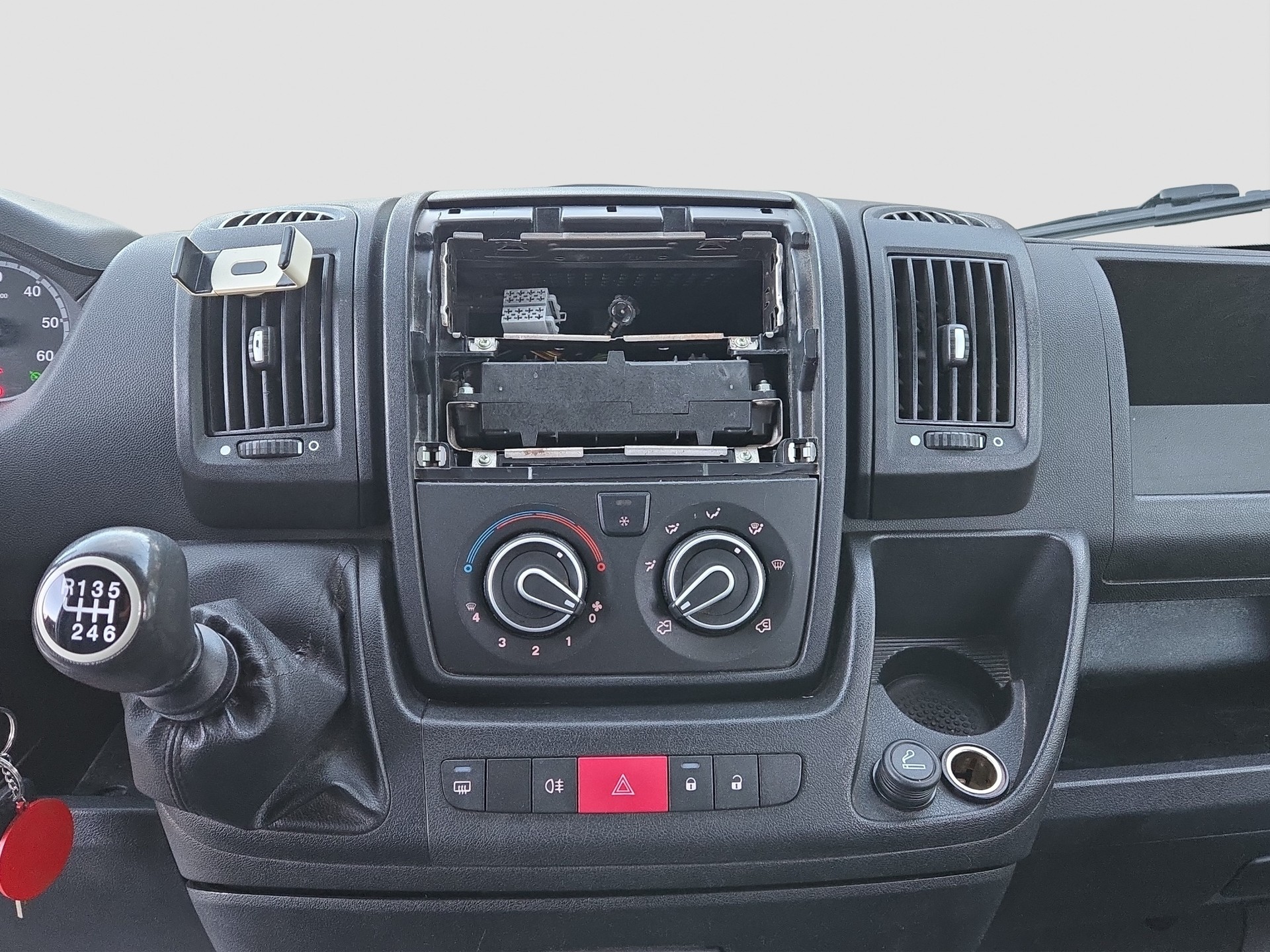 CITROEN Jumper 2.2HDi 130PS L2H2-image-11