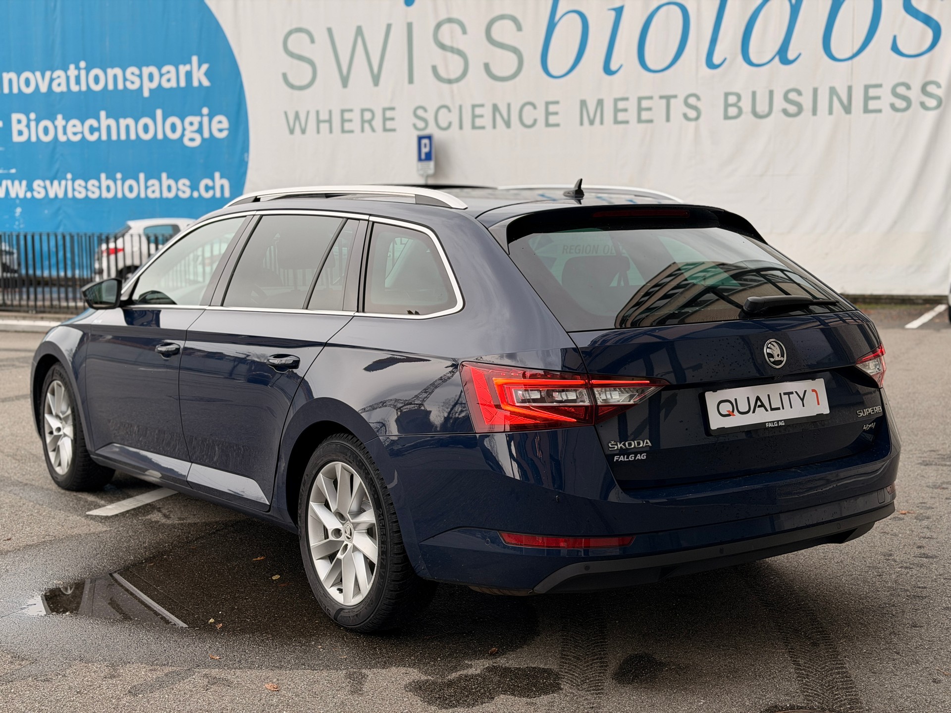 SKODA Superb Combi 2.0 TDi Ambition 4x4 DSG-image-4