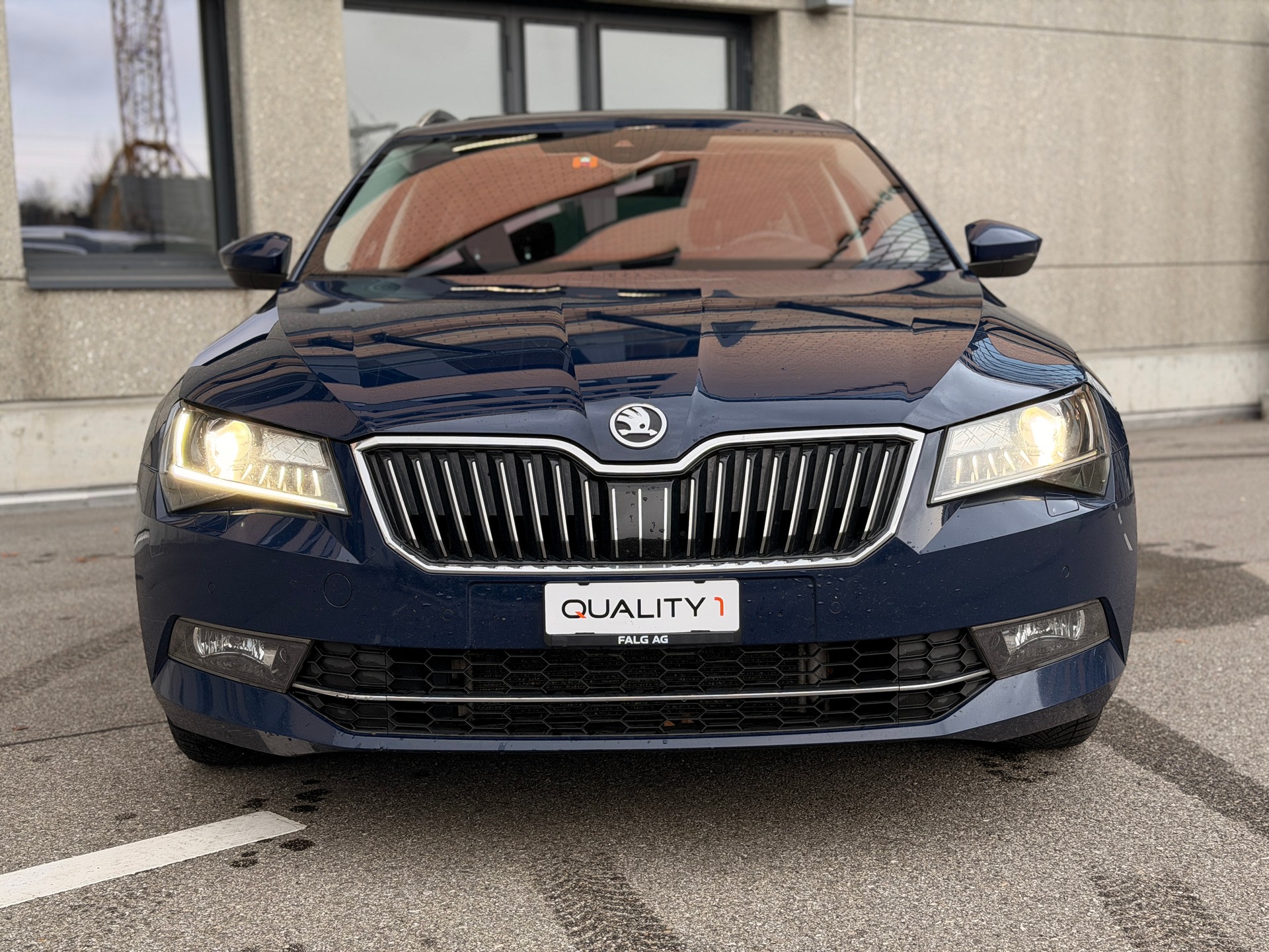 SKODA Superb Combi 2.0 TDi Ambition 4x4 DSG-image-6