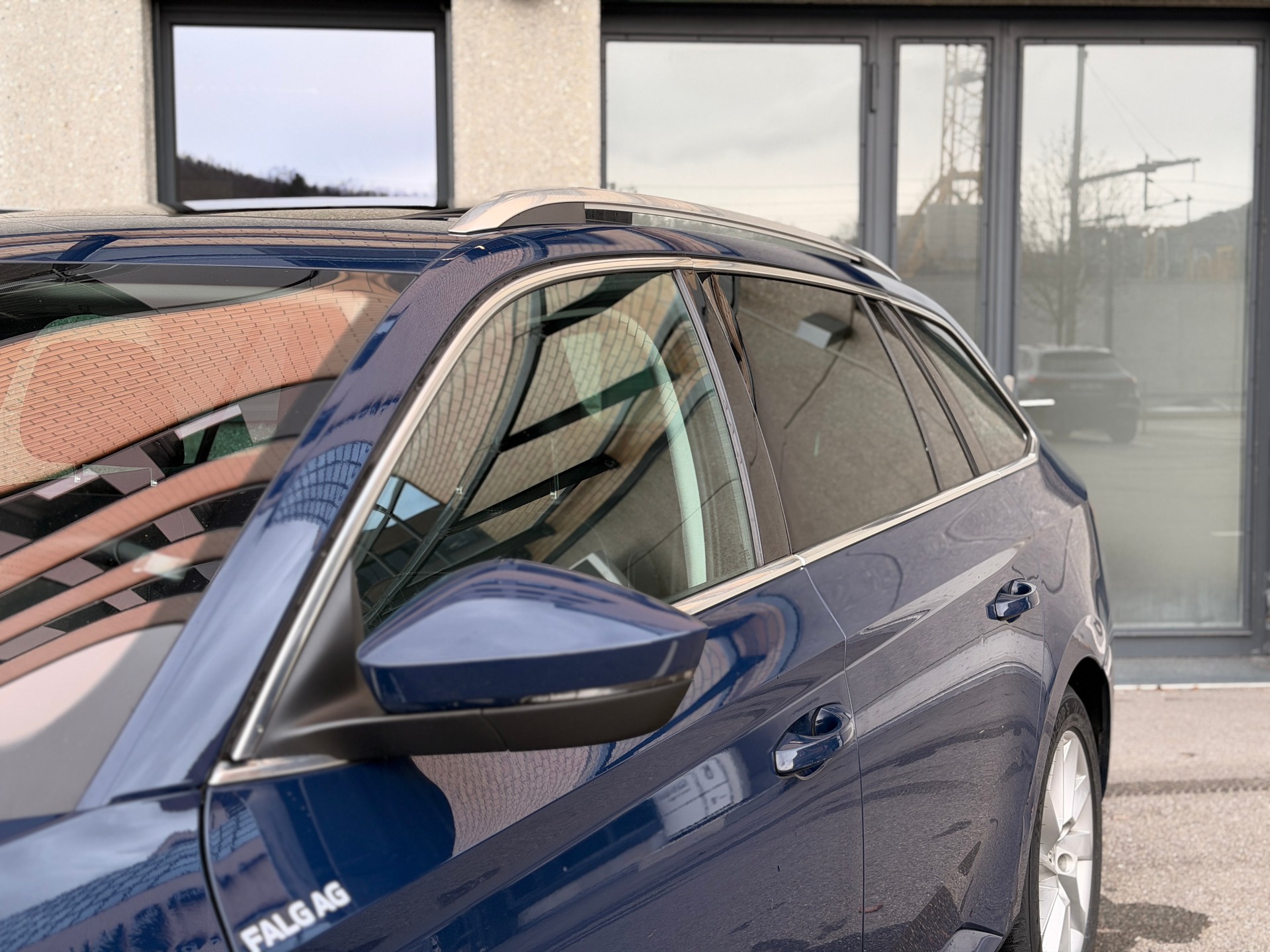 SKODA Superb Combi 2.0 TDi Ambition 4x4 DSG-image-9
