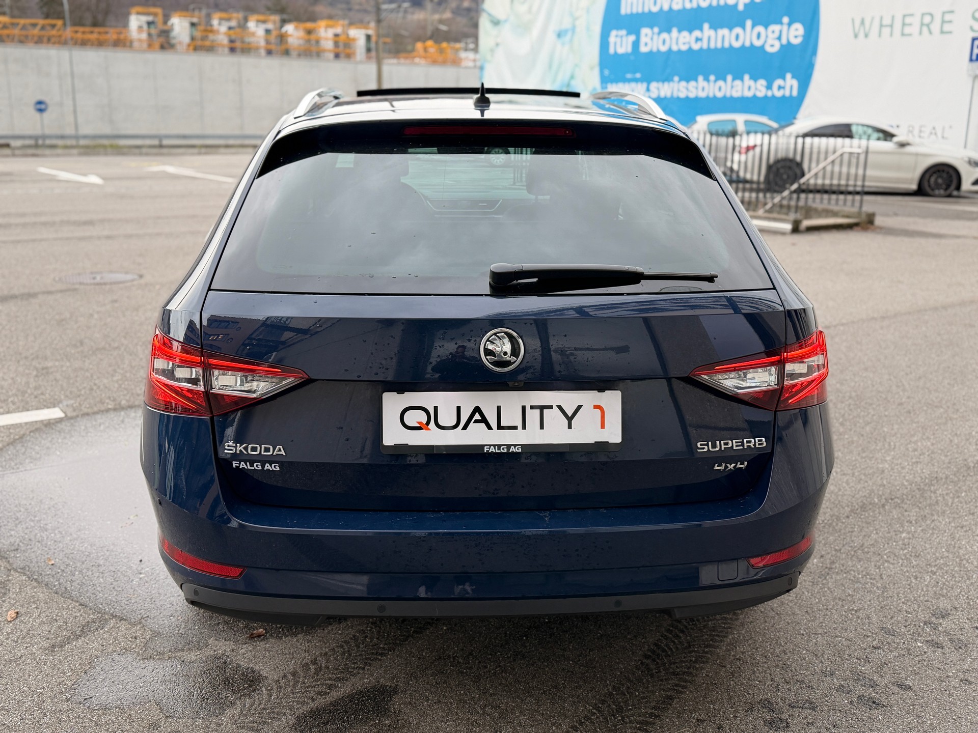 SKODA Superb Combi 2.0 TDi Ambition 4x4 DSG-image-3