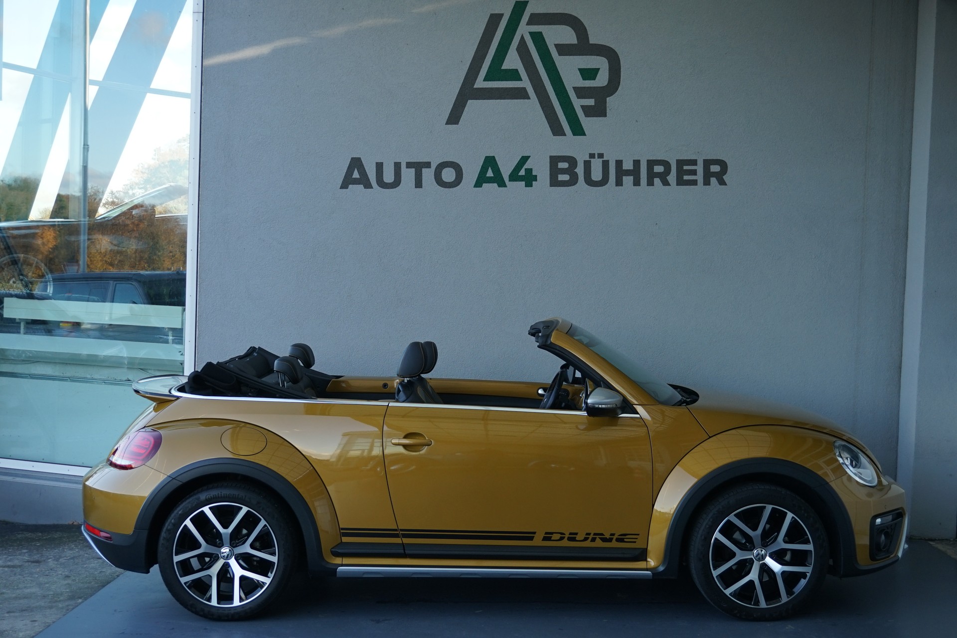 VW Beetle 1.4 TSI BMT Dune Cabriolet 150PS Automat-image-8