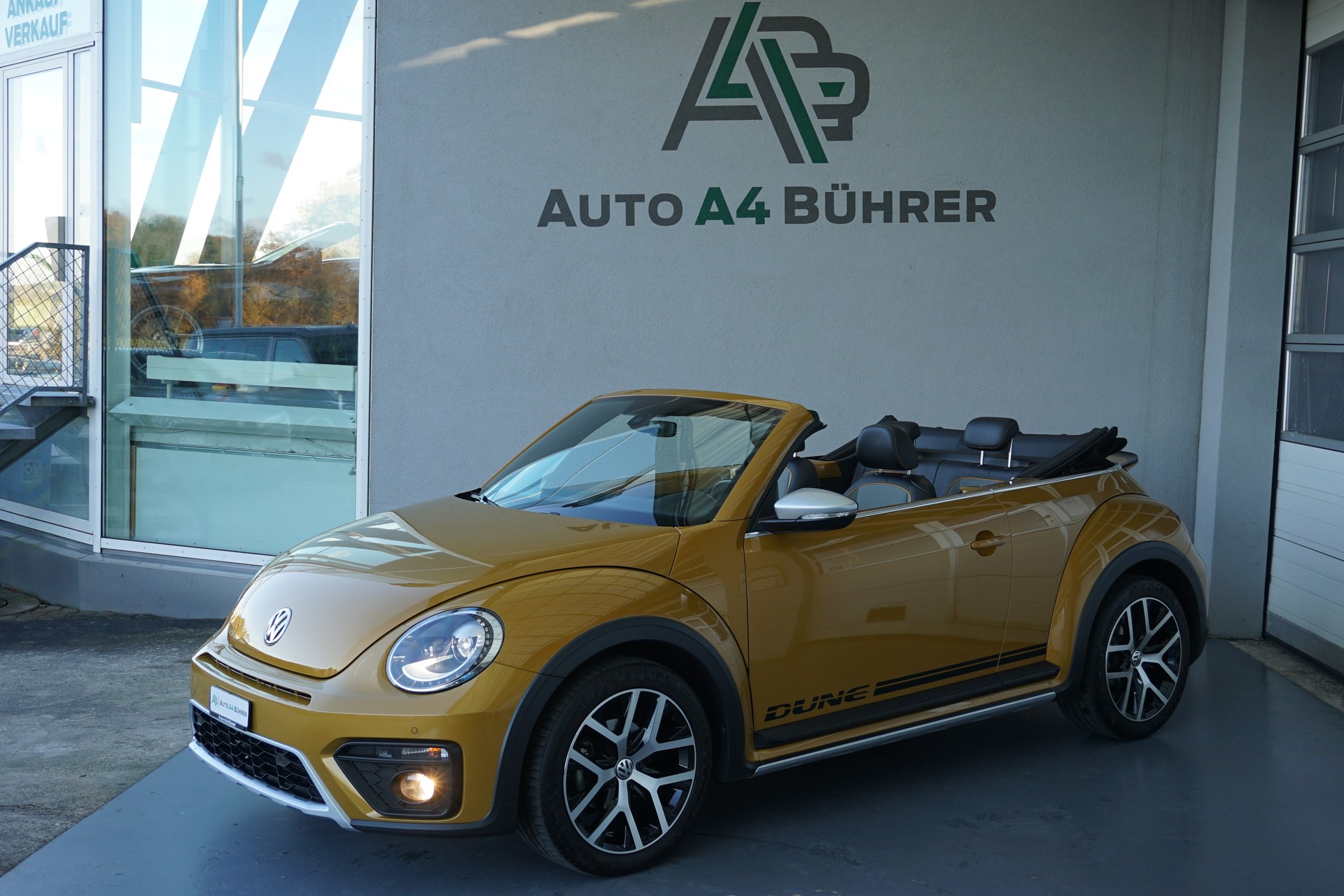 VW Beetle 1.4 TSI BMT Dune Cabriolet 150PS Automat-image-10