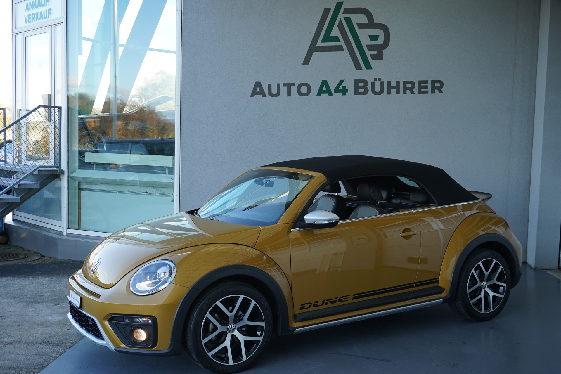 VW Beetle 1.4 TSI BMT Dune Cabriolet 150PS Automat-image-9