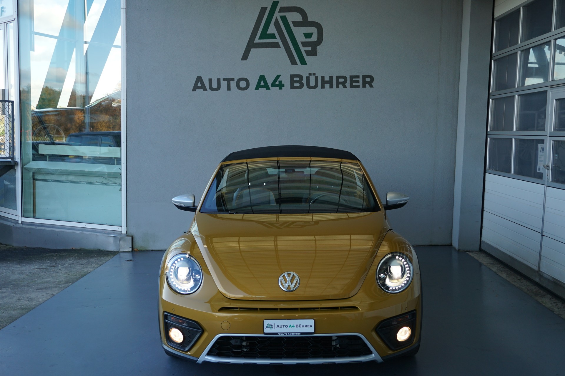 VW Beetle 1.4 TSI BMT Dune Cabriolet 150PS Automat-image-14