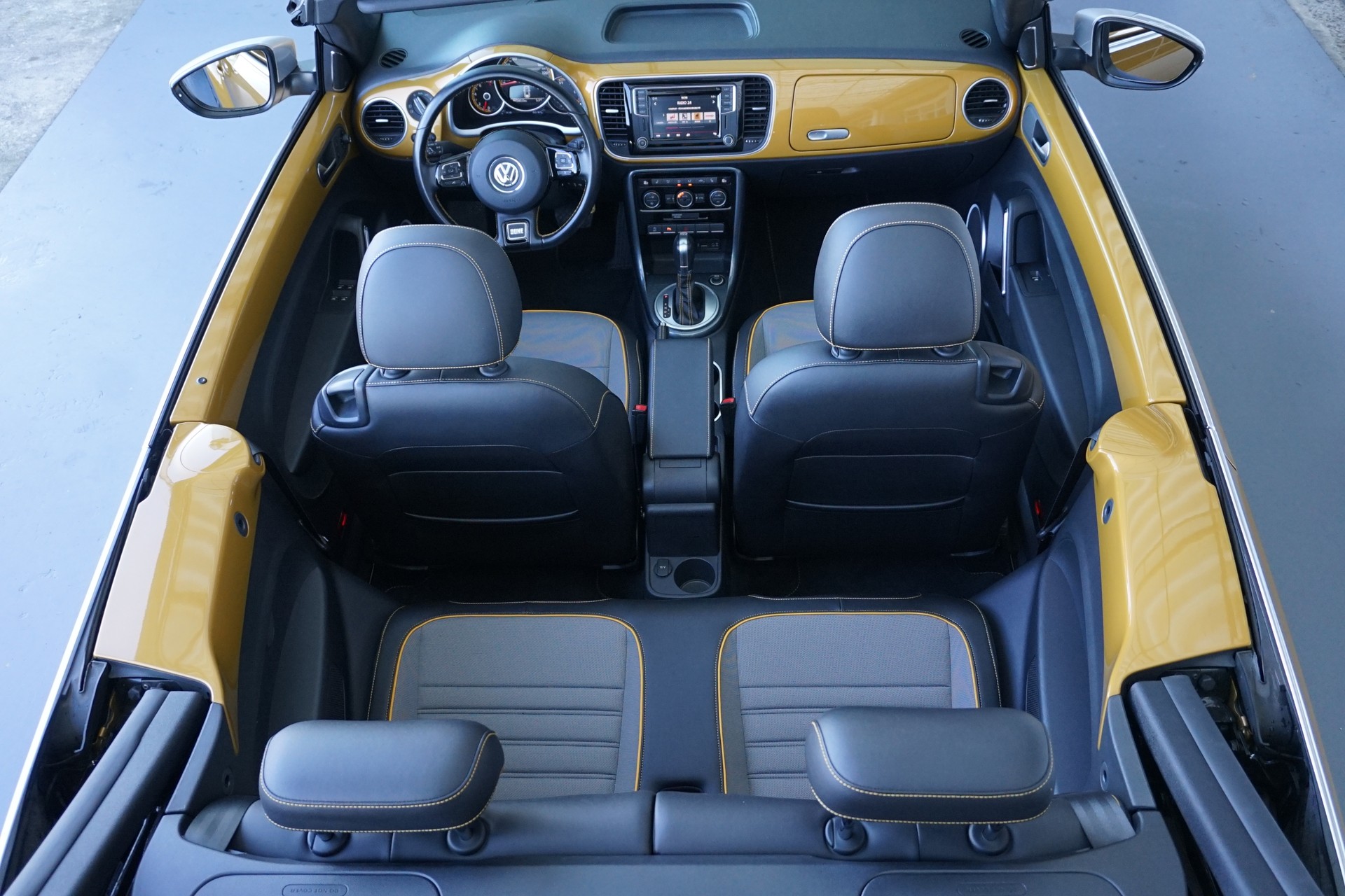 VW Beetle 1.4 TSI BMT Dune Cabriolet 150PS Automat-image-20