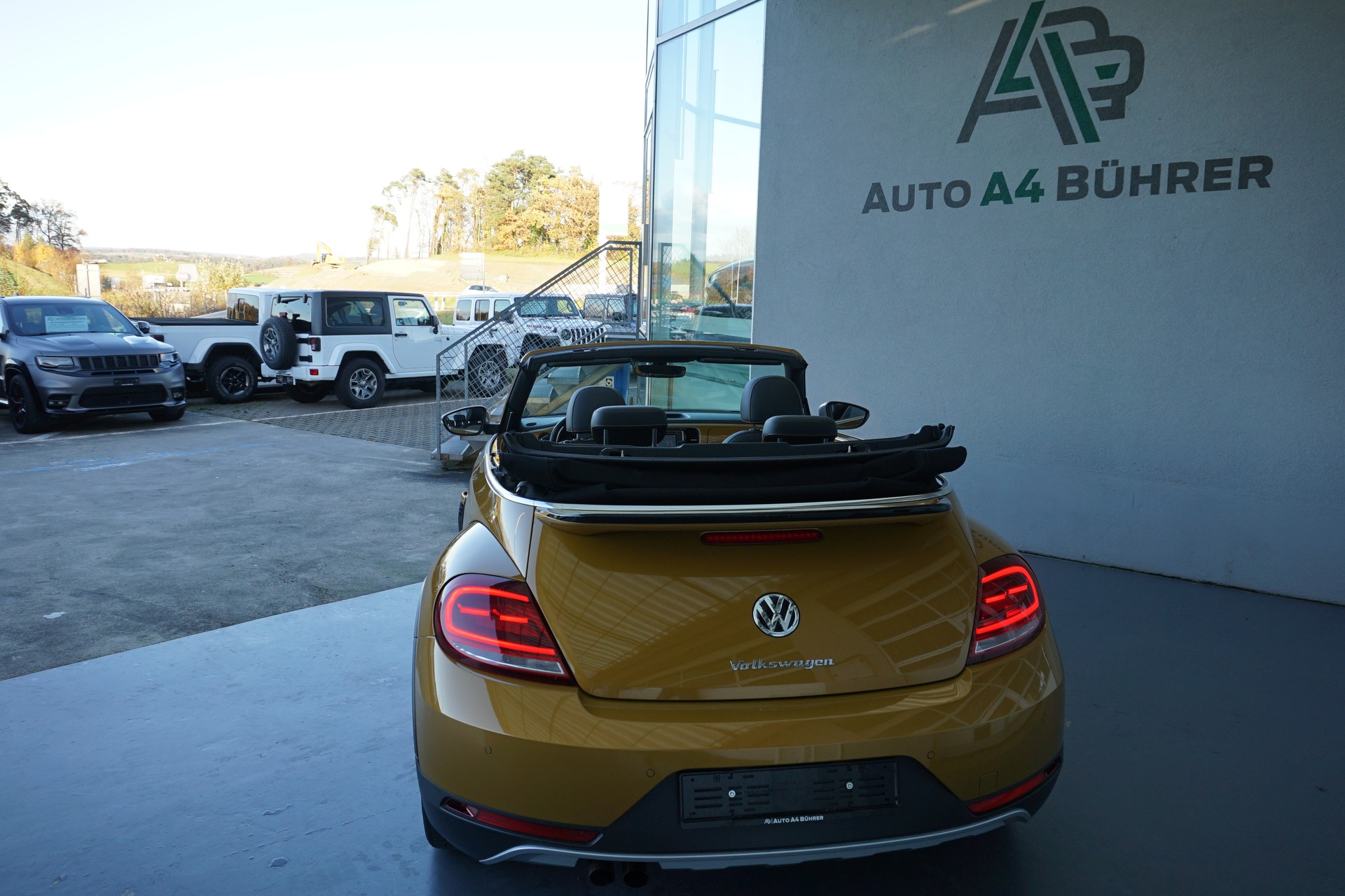 VW Beetle 1.4 TSI BMT Dune Cabriolet 150PS Automat-image-13