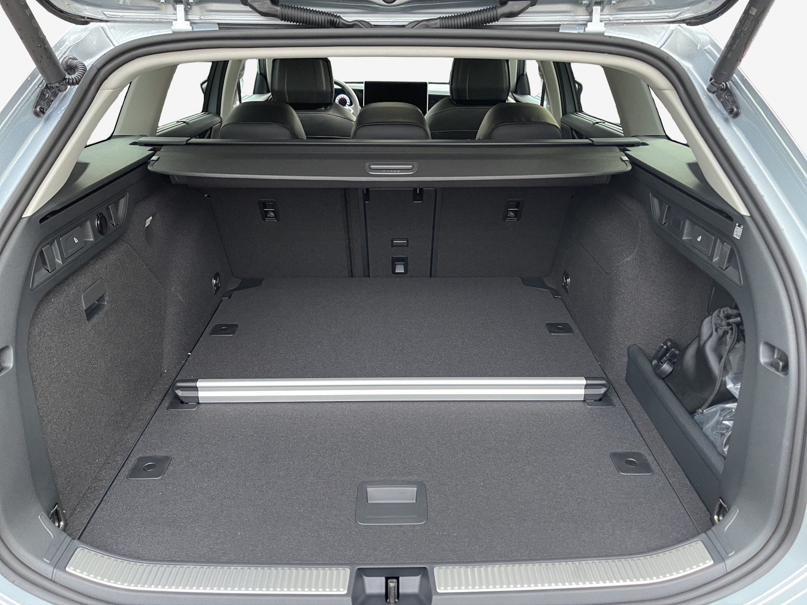 VW Passat Variant 2.0 TDI evo Elegance 4 Motion DSG-image-12