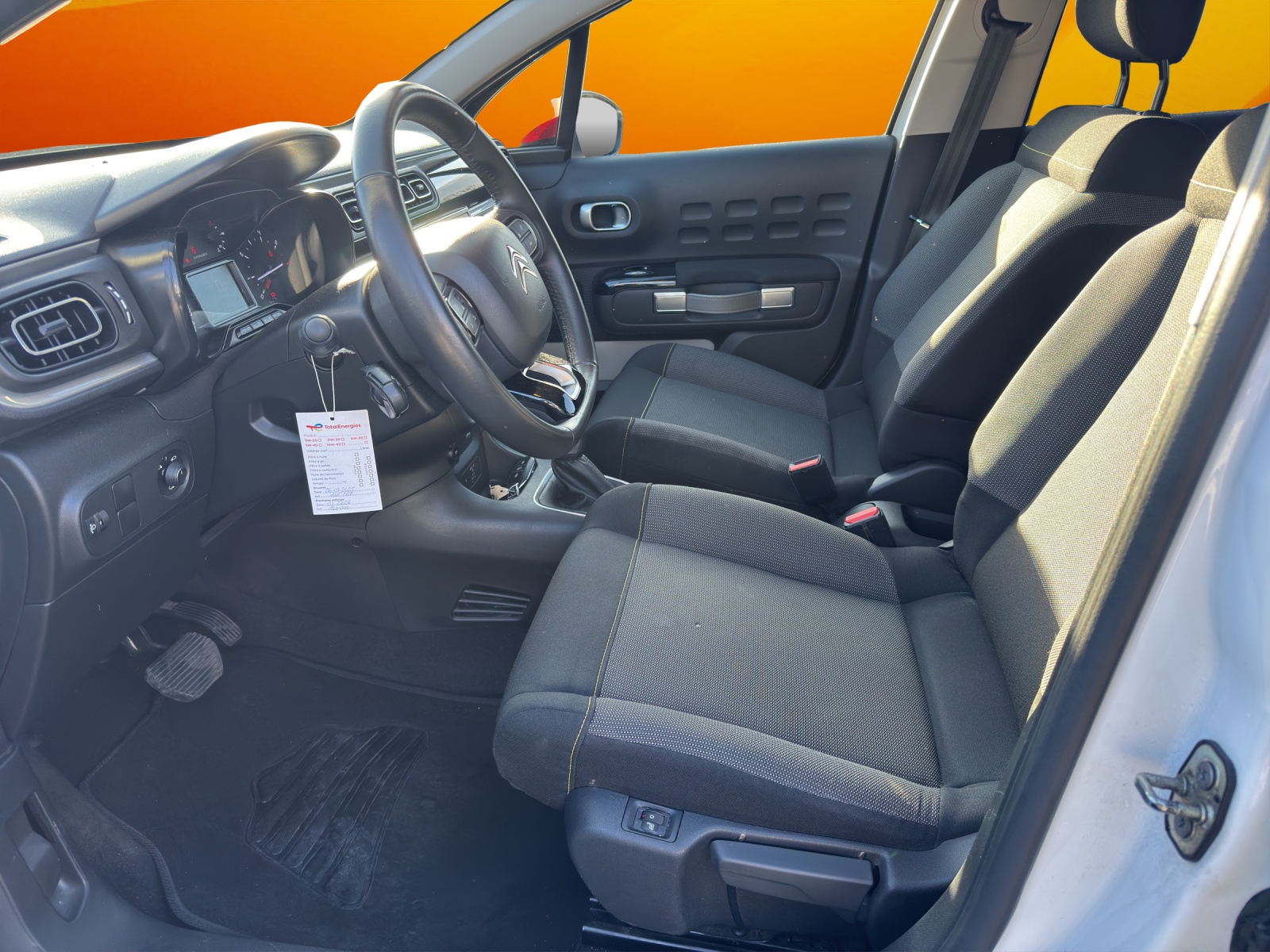 CITROEN C3 1.2i PureTech Swiss Edition EAT6-image-9
