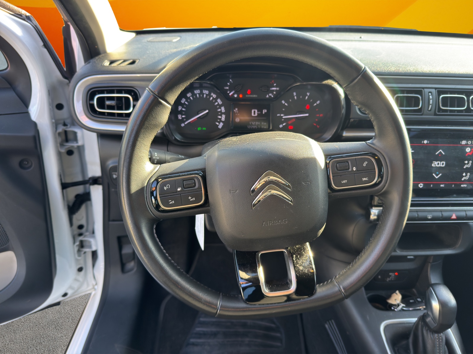 CITROEN C3 1.2i PureTech Swiss Edition EAT6-image-10