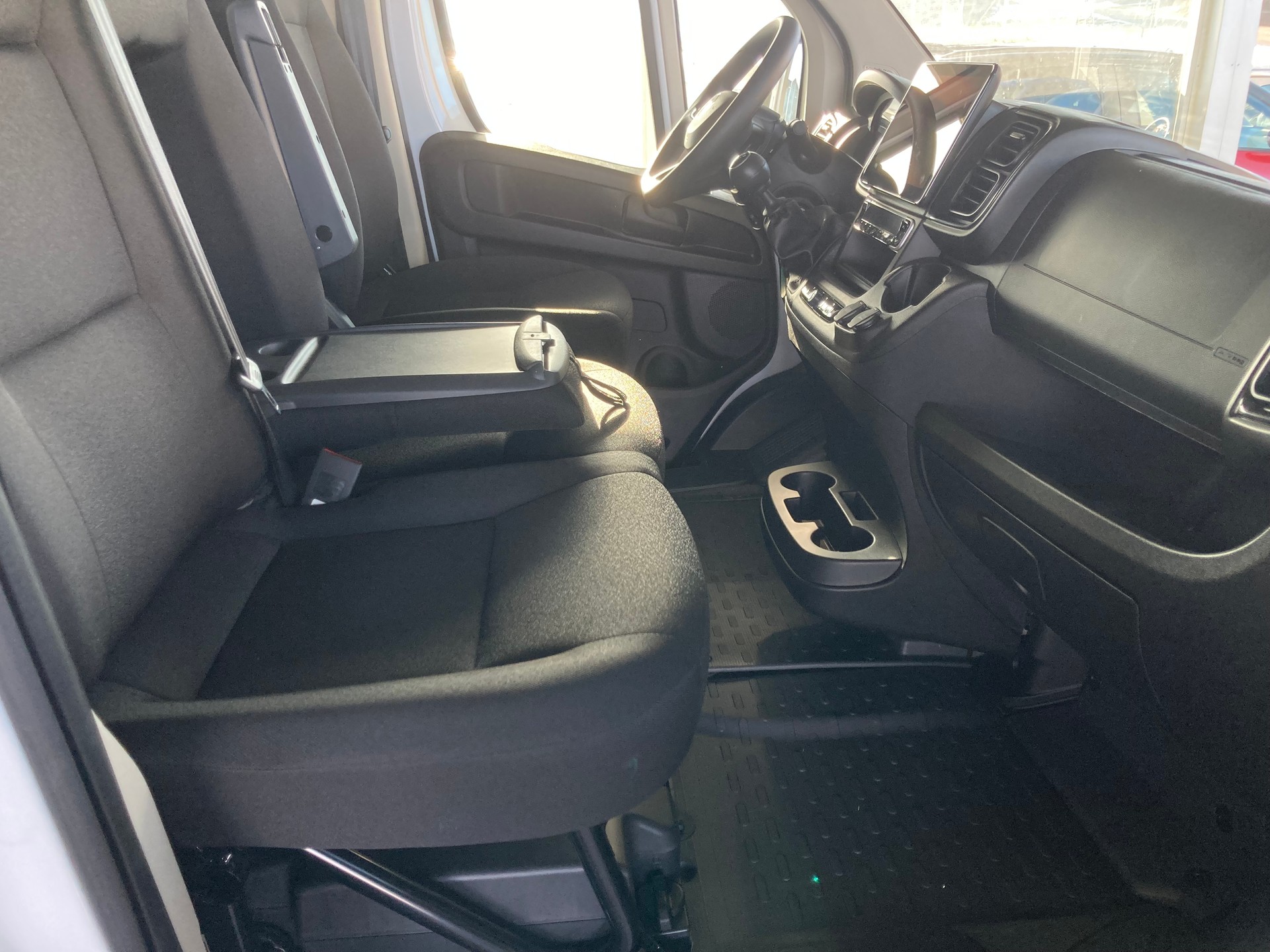 CITROEN Jumper 35+ 2.2 BlueHDi 180 L4H2 Kasten-image-15