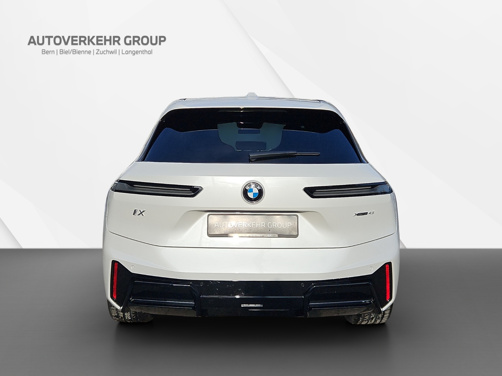 BMW iX xDrive45 M Sport Pro-image-5