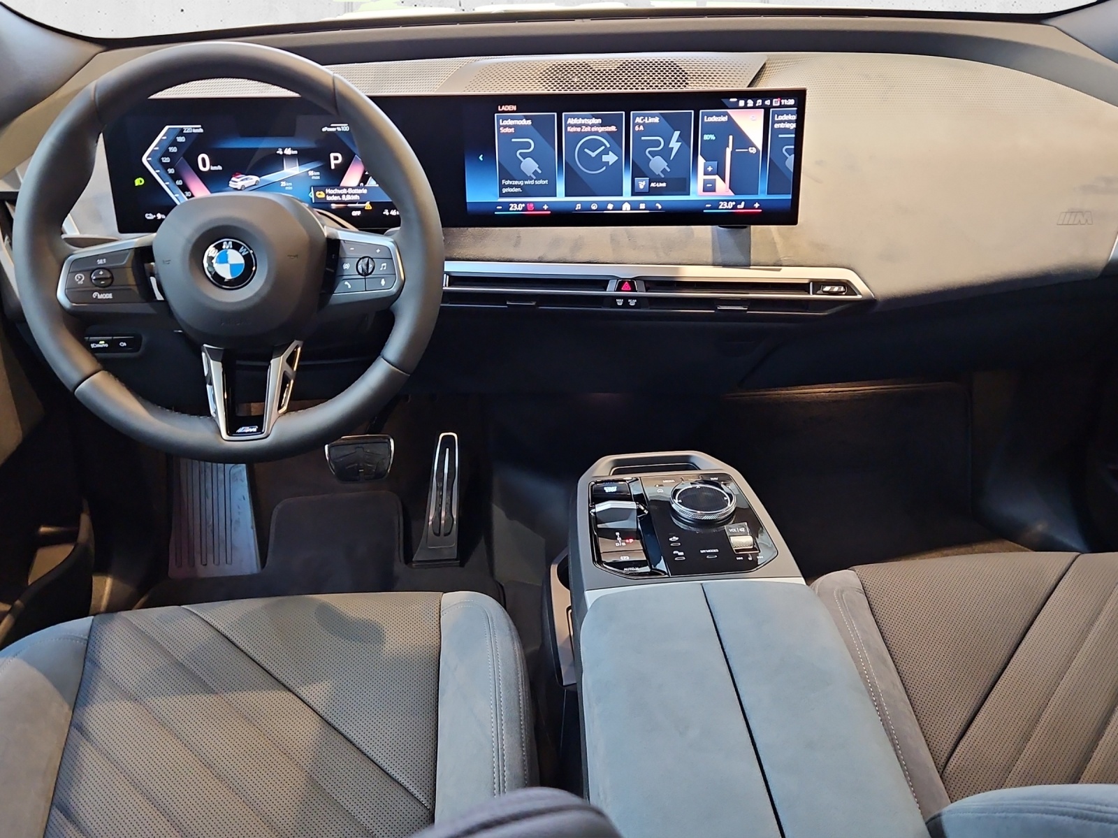 BMW iX xDrive45 M Sport Pro-image-14