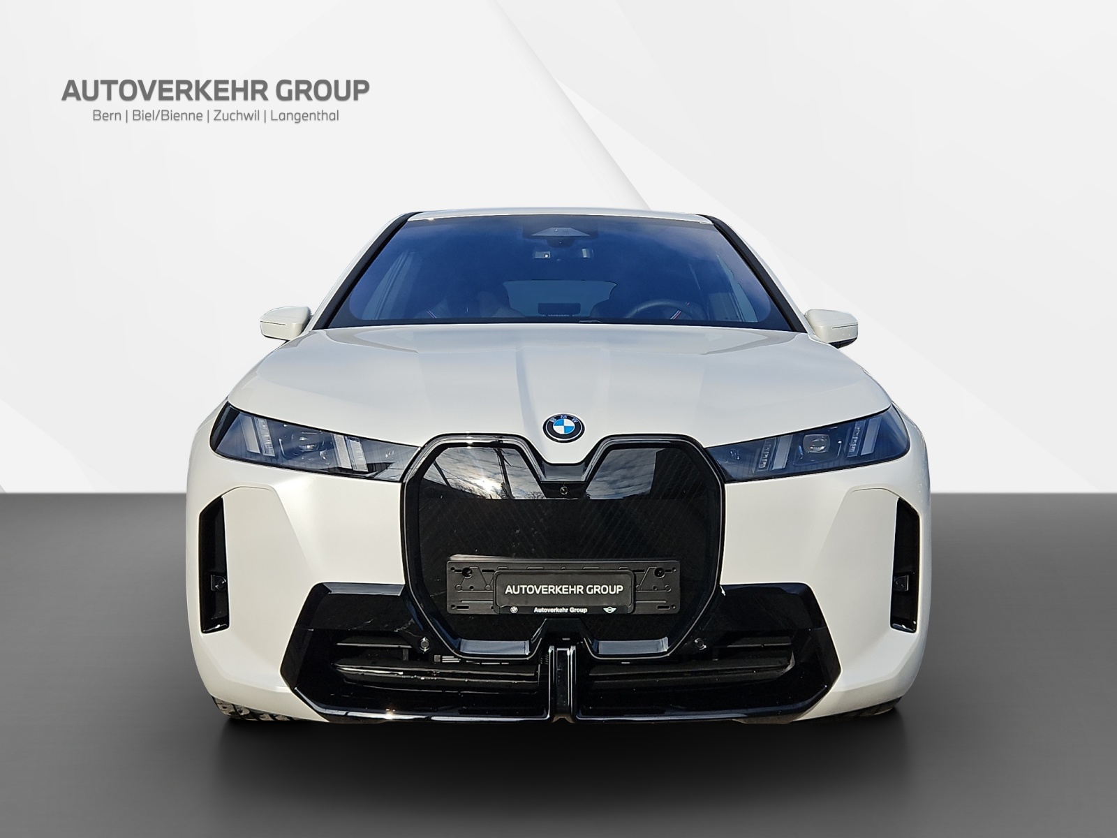 BMW iX xDrive45 M Sport Pro-image-2