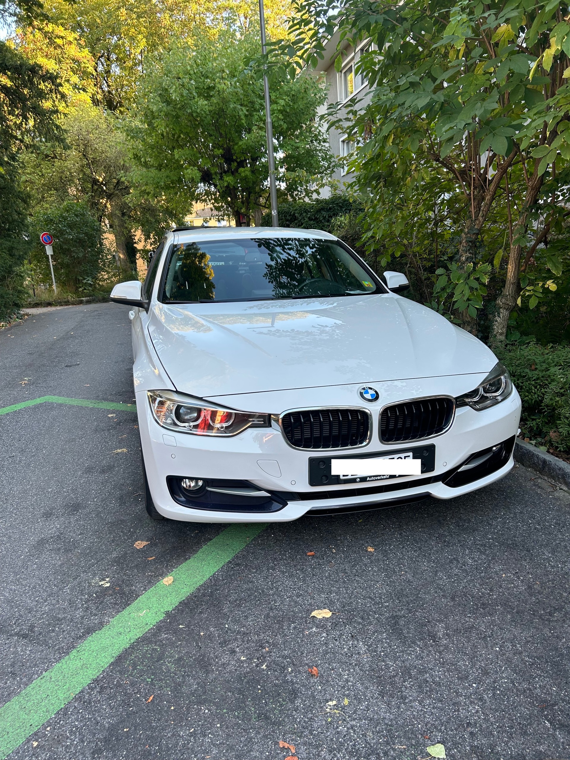 BMW 320d Sport Line-image-0