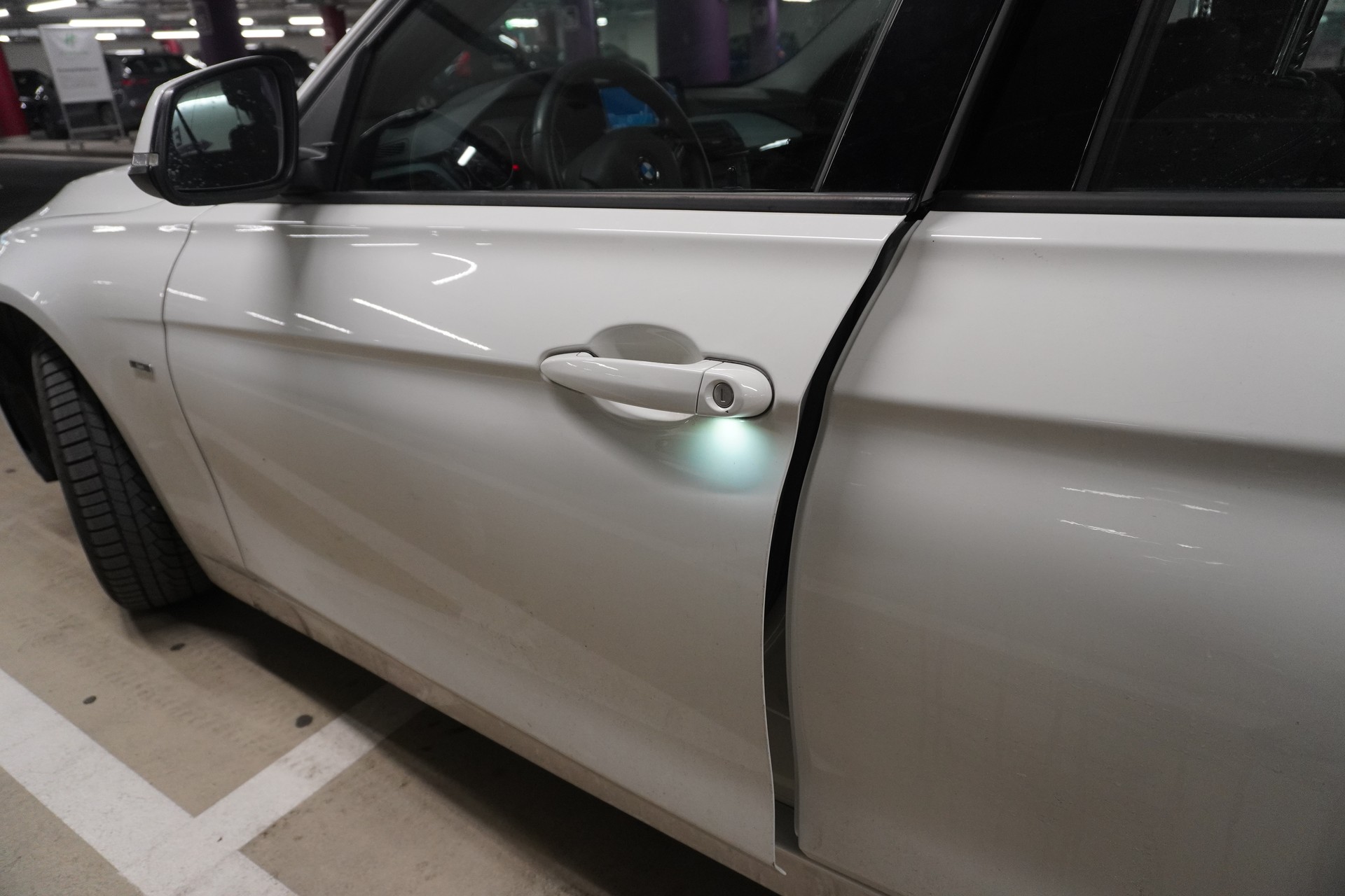 BMW 320d Sport Line-image-15