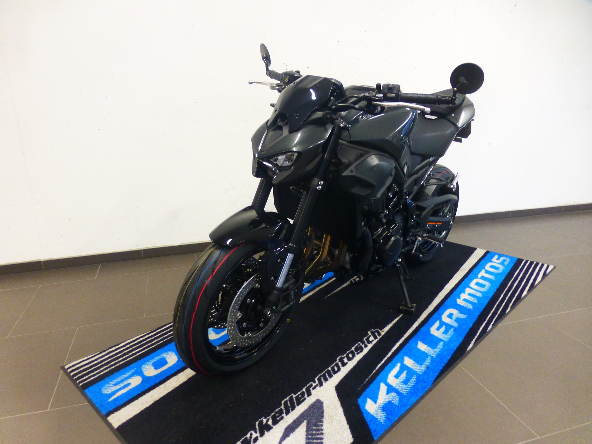 KAWASAKI Z 900 (35kW) Platin Dark Edition-image-12
