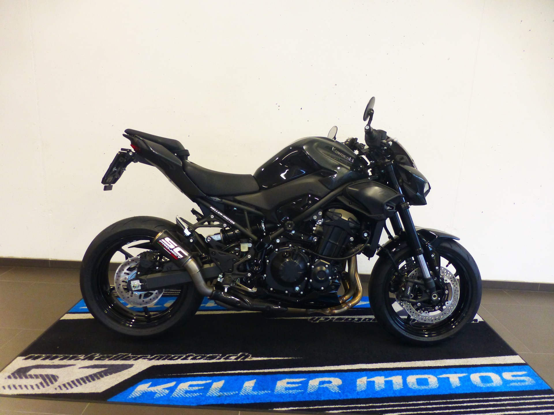 KAWASAKI Z 900 (35kW) Platin Dark Edition