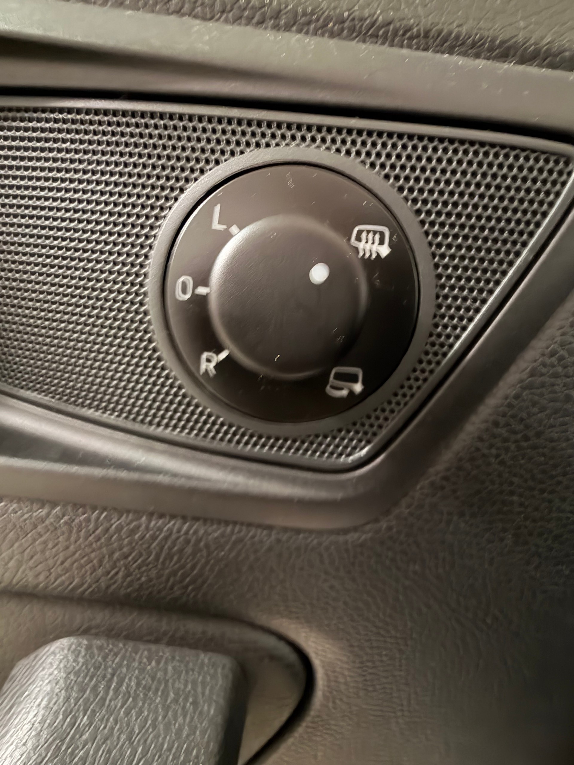 SKODA Yeti 1.6 TDI GL Ambition-image-14