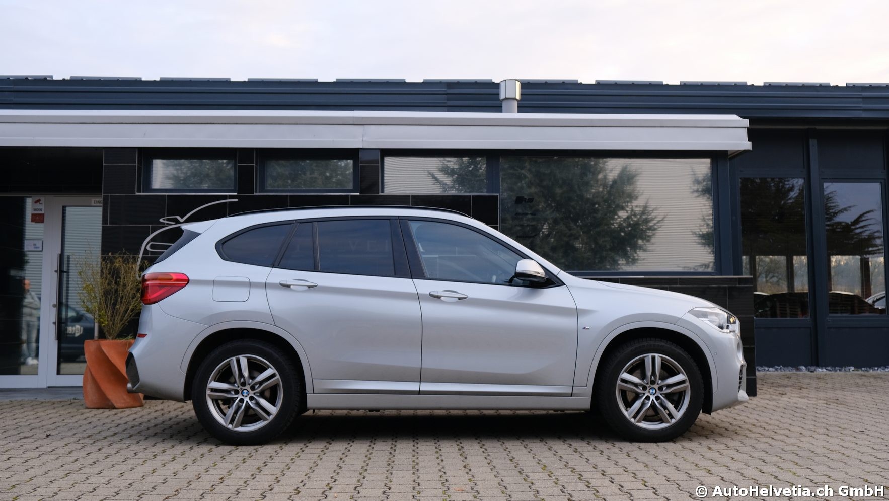 BMW X1 xDrive 20d M Sport Steptronic inkl. CarPlay-showroom-element-3