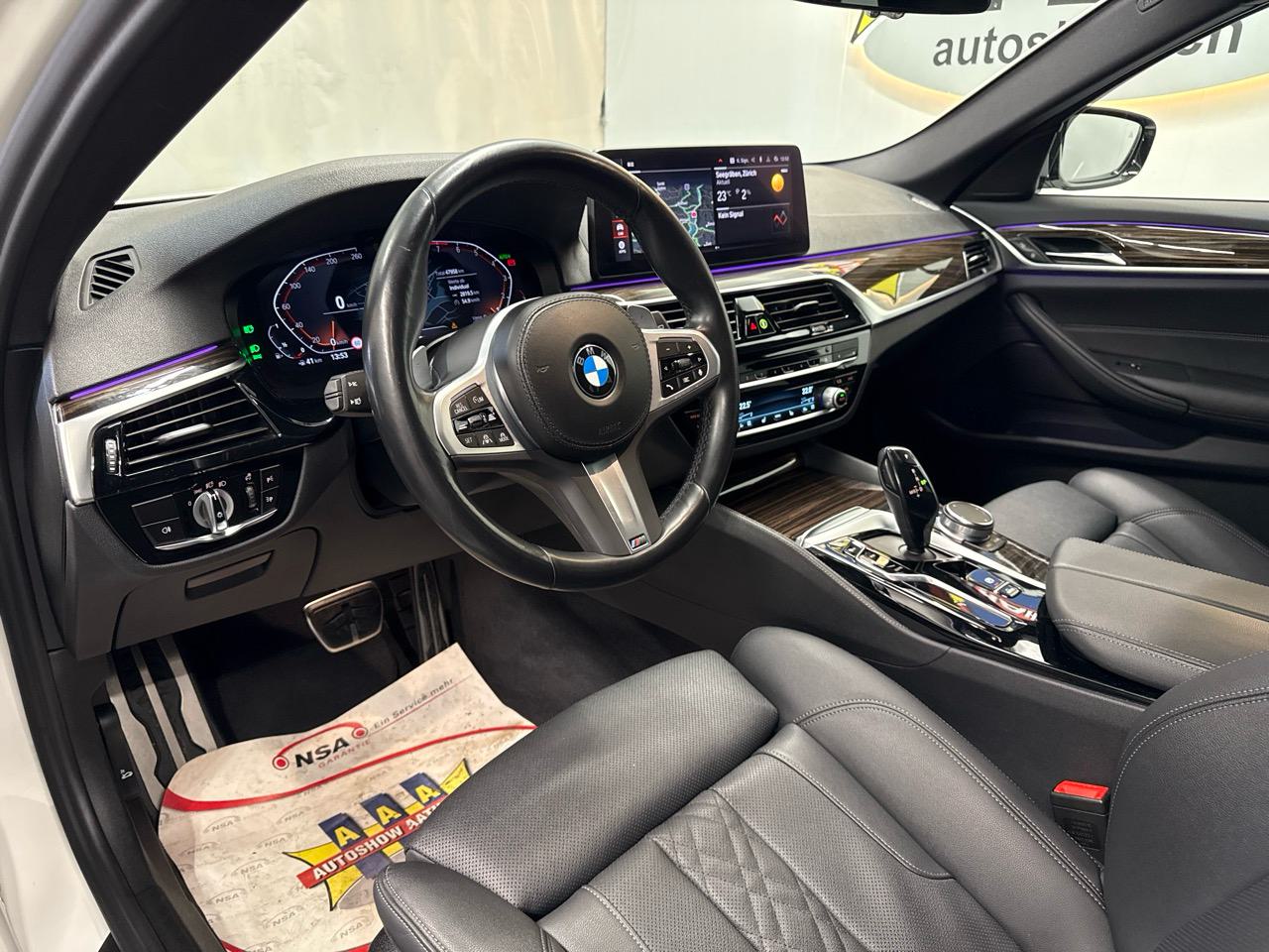 BMW 530i xDrive 48V Touring M Sport Steptronic-image-2
