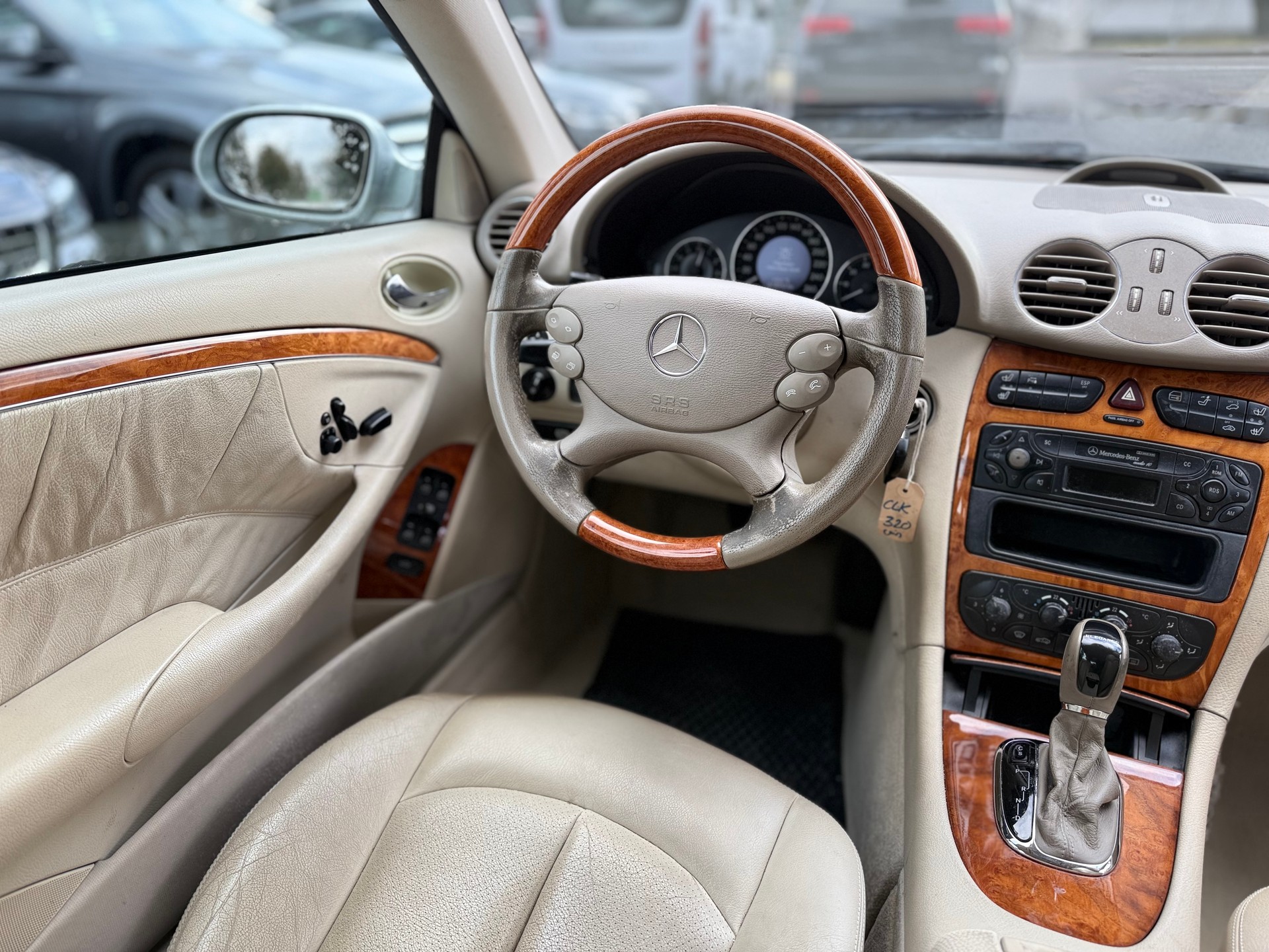 MERCEDES-BENZ CLK 320 Elégance Automatic-image-8