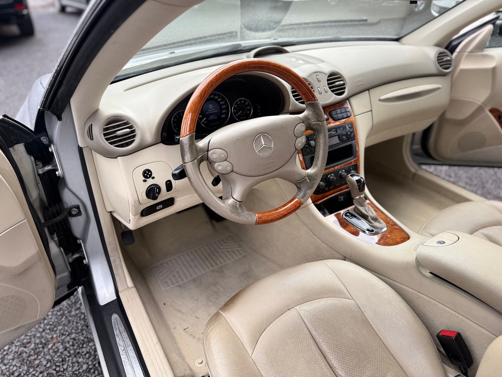 MERCEDES-BENZ CLK 320 Elégance Automatic-image-9
