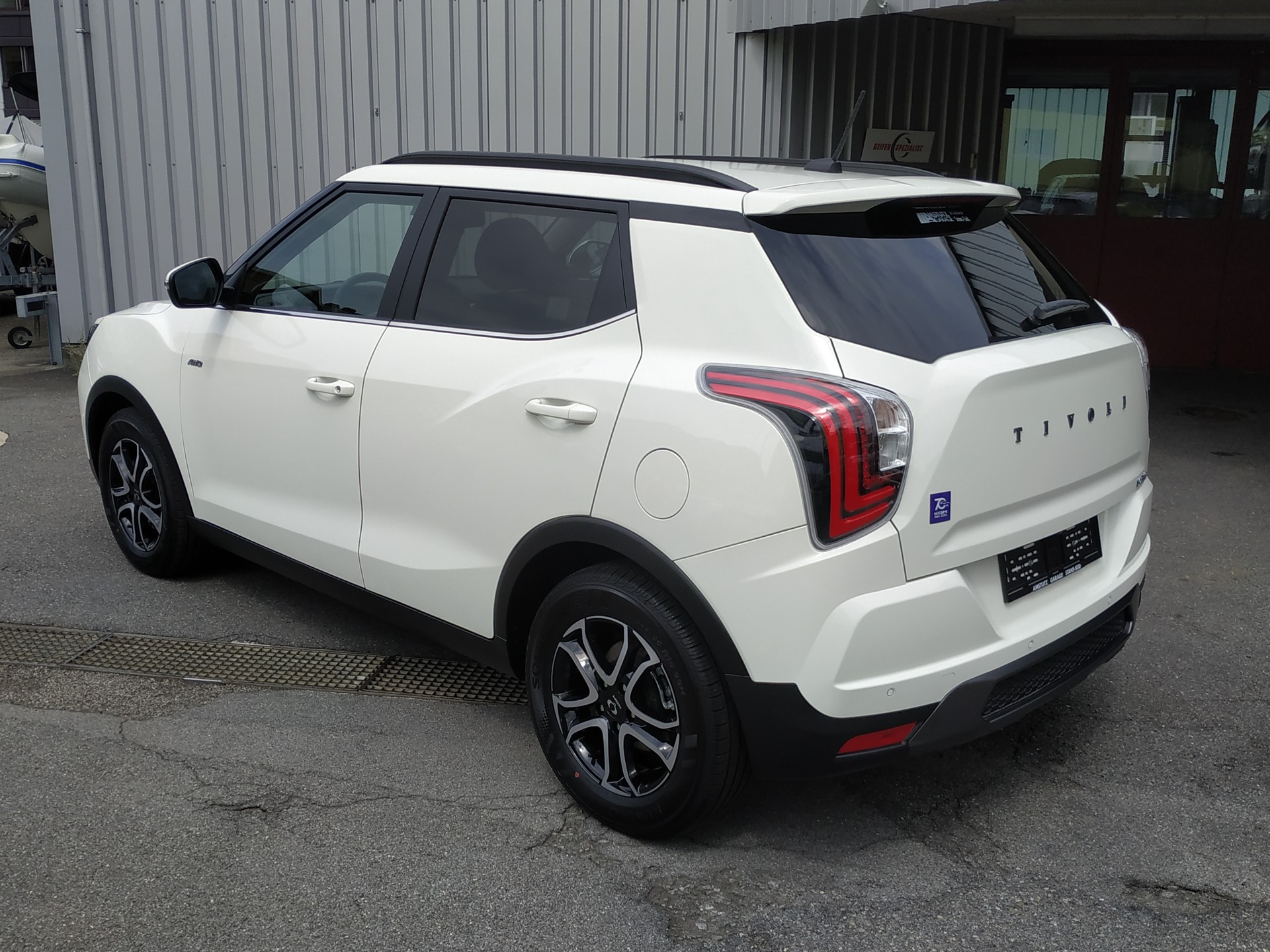 KGM-SsangYong Tivoli 1.5 T GDI Steel 4WD Automat-image-3