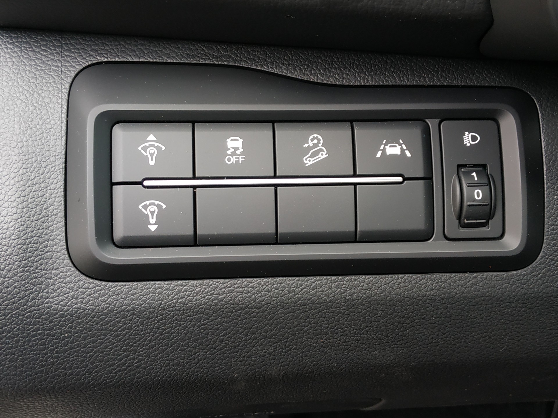 KGM-SsangYong Tivoli 1.5 T GDI Steel 4WD Automat-image-17
