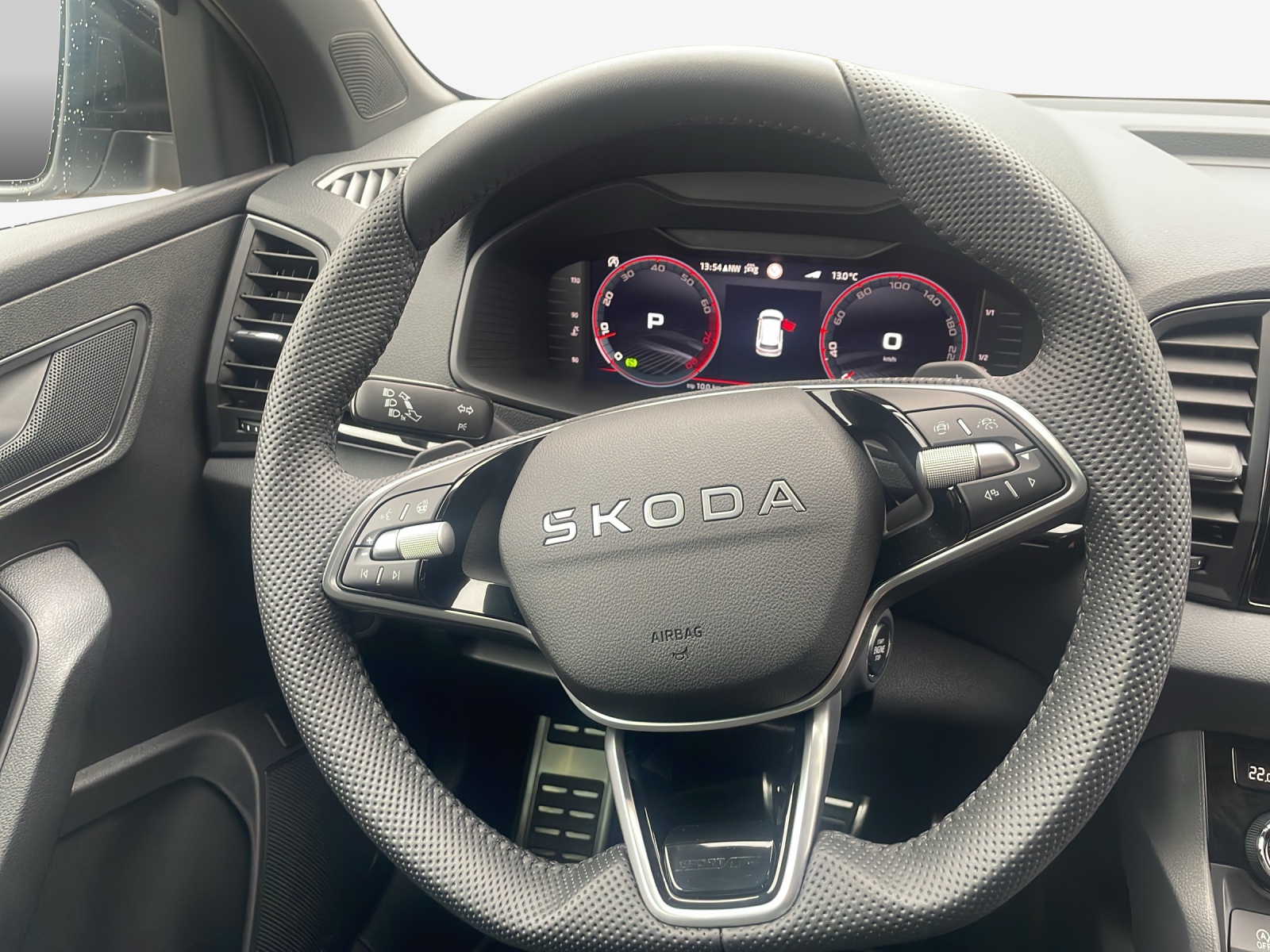 SKODA Karoq 1.5 TSI SportLine DSG-image-9